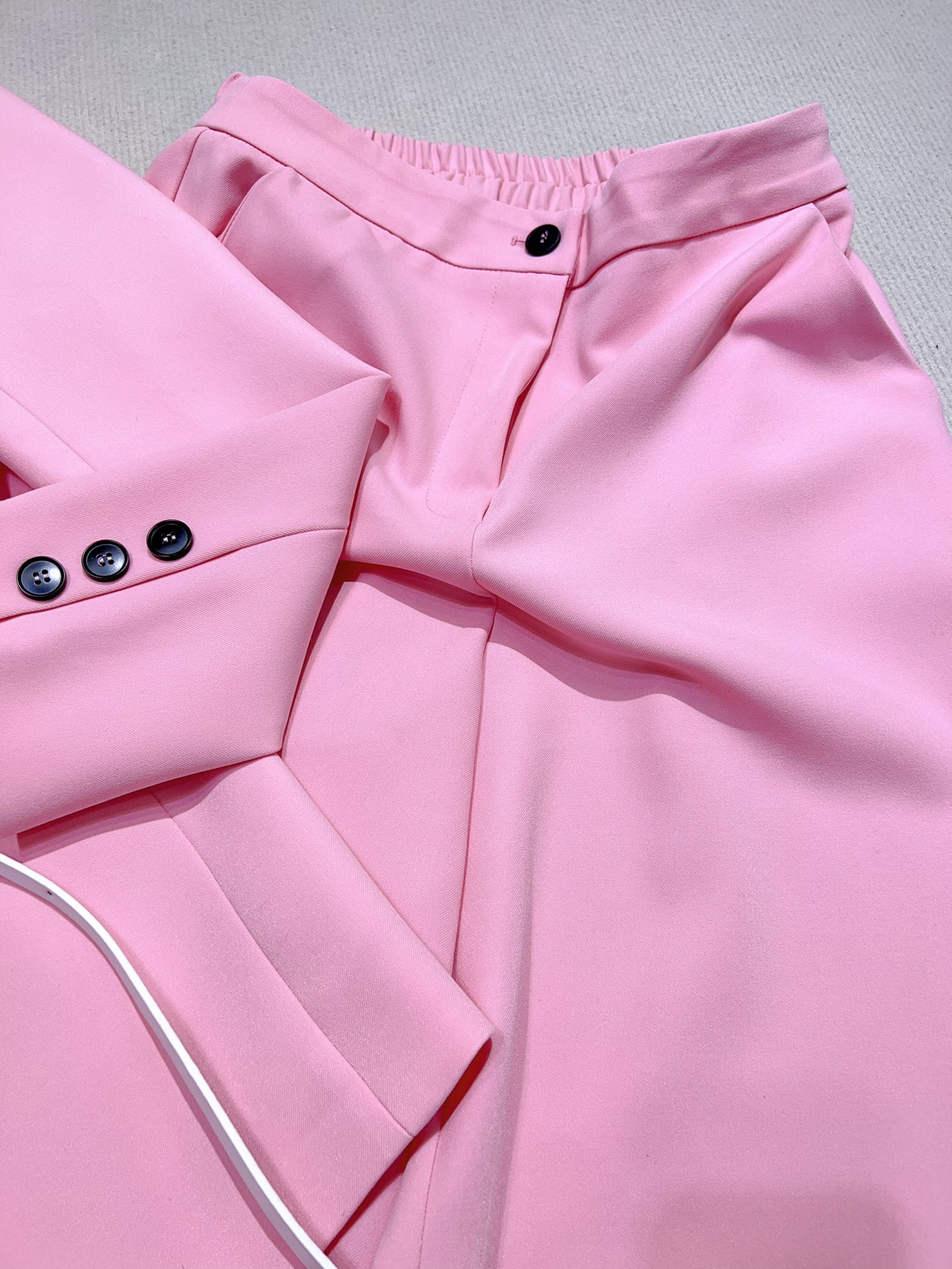High-quality Women’s Clothes: Teenage Pink Suit with BV Packaging and Cotton Fabric - 图片 6