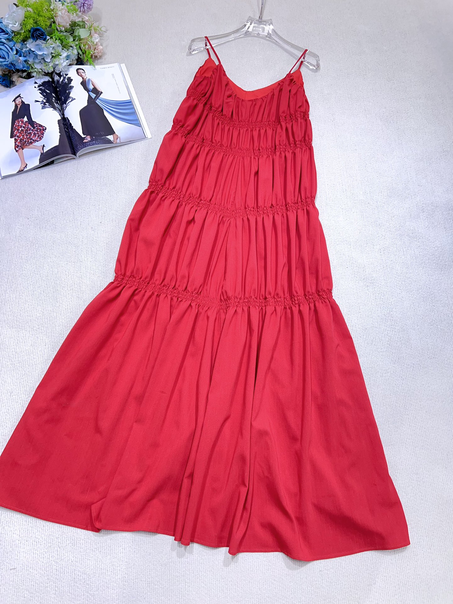 Chloe Women’s Suit & “Sicily Lovers” Red Dress with Omer Fabric Details. - 图片 4