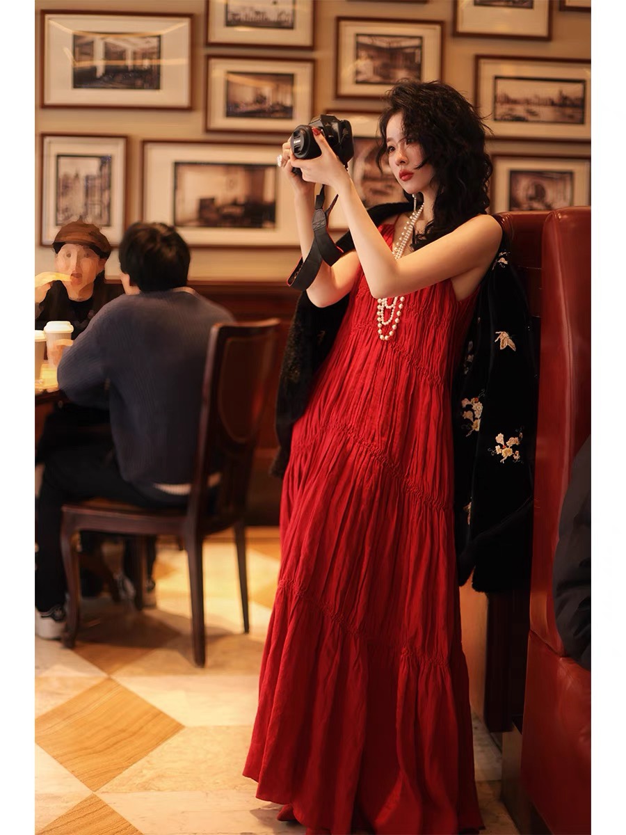 Chloe Women’s Suit & “Sicily Lovers” Red Dress with Omer Fabric Details. - 图片 2