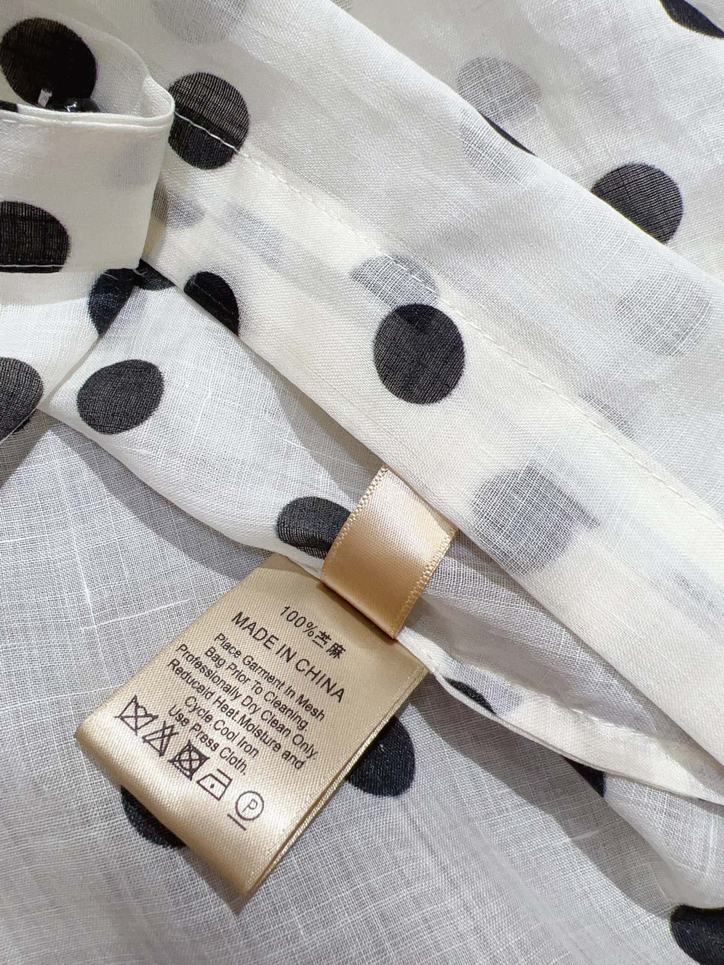 High-Quality Women’s Clothing Exchange with Chloe Packaging: French Lantern Cuffprint Silk Shirts in Various Sizes. - 图片 8