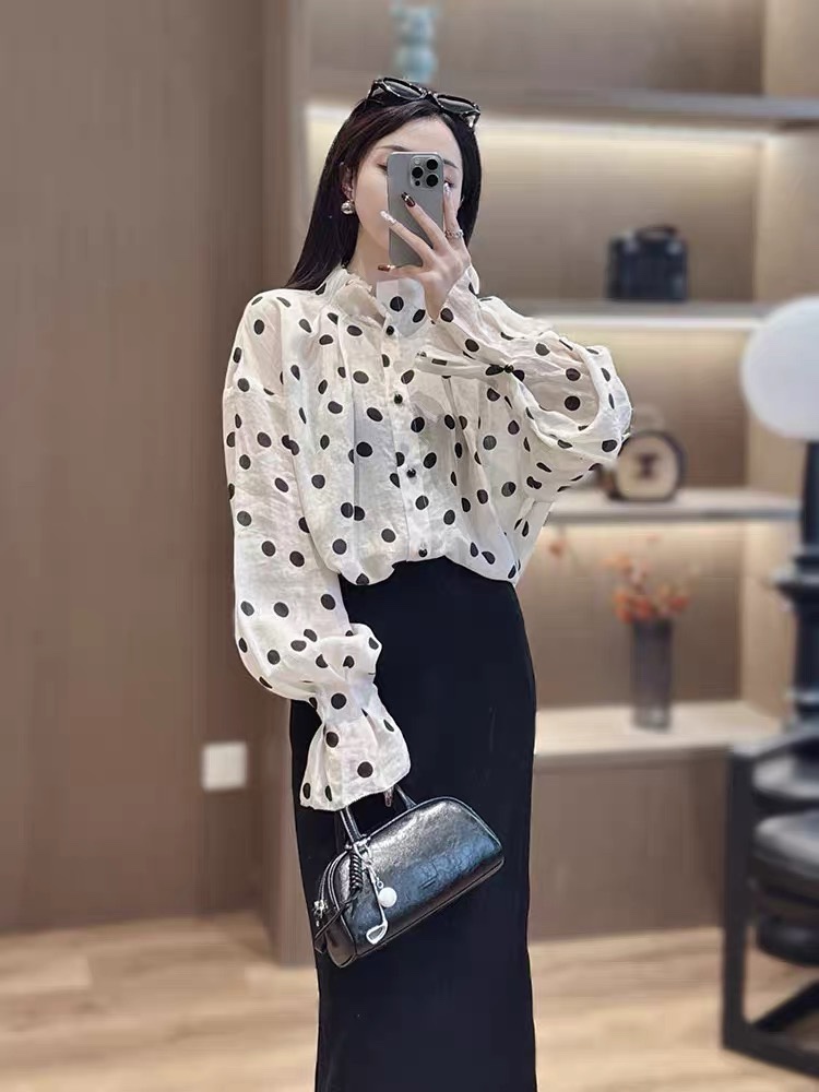High-Quality Women’s Clothing Exchange with Chloe Packaging: French Lantern Cuffprint Silk Shirts in Various Sizes. - 图片 3
