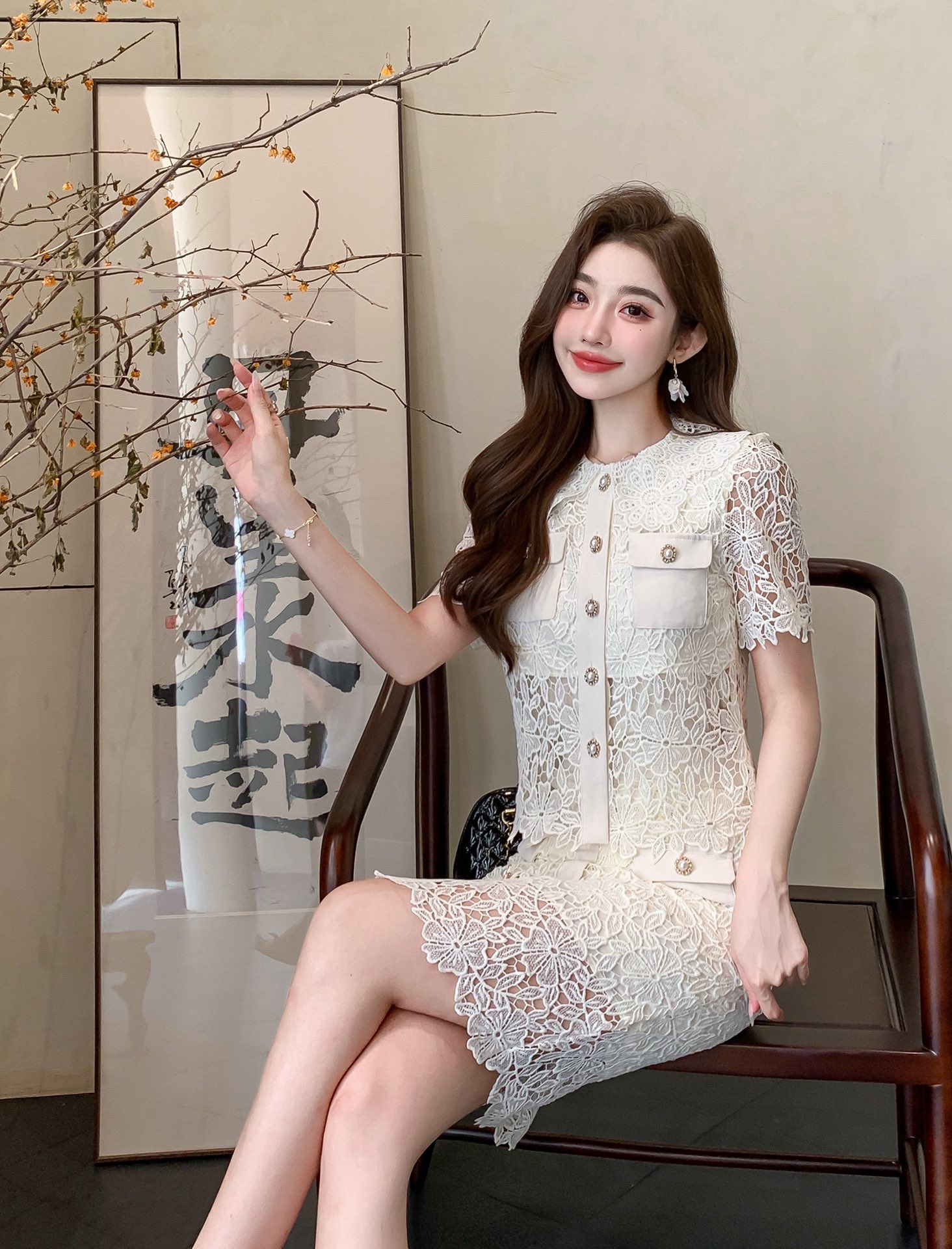 High-Quality Women’s Suit Package with Water-Soluble Fabric and Stylish Indicies