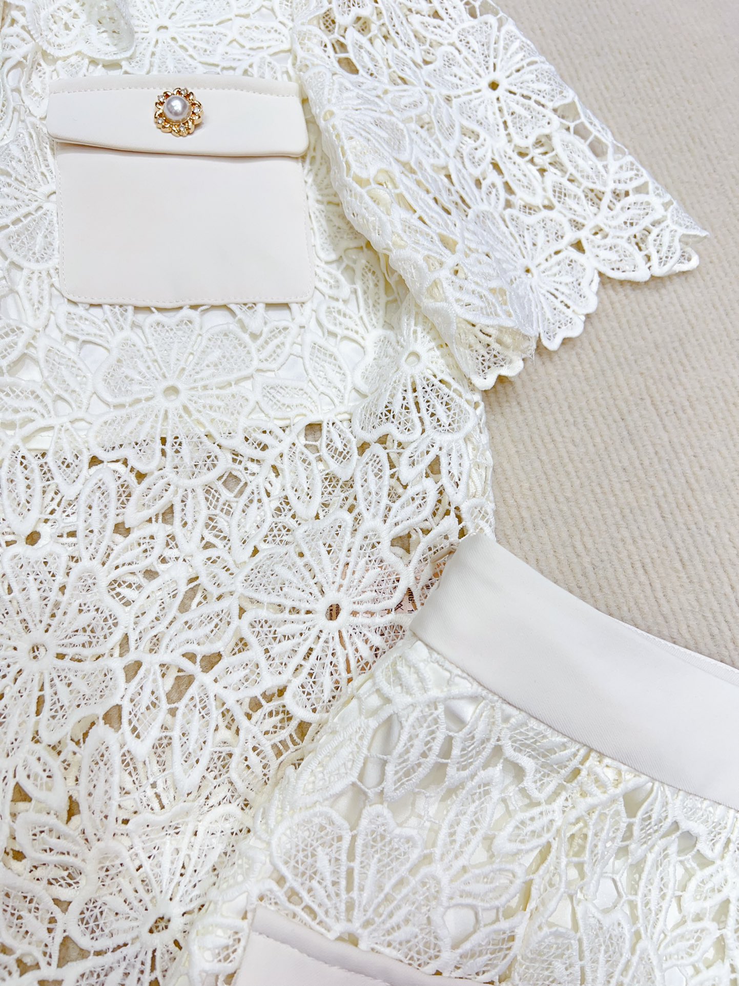 High-Quality Women’s Suit Package with Water-Soluble Fabric and Stylish Indicies - 图片 7