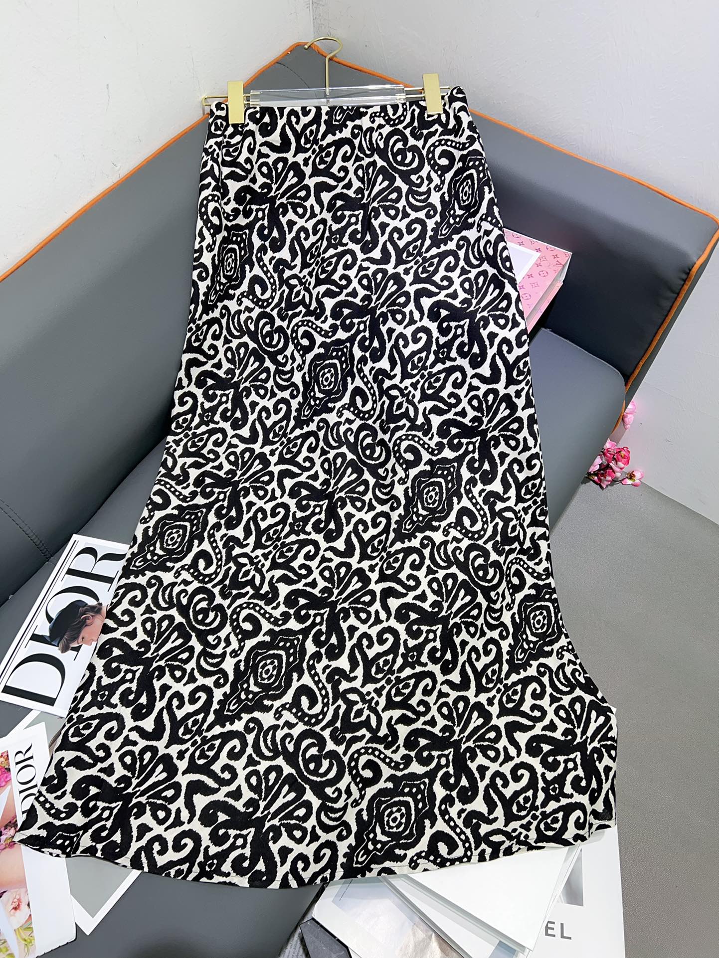 High-Quality Female Suit with Exchange Support and Green-Stamped Design for Summer 2025 - 图片 3