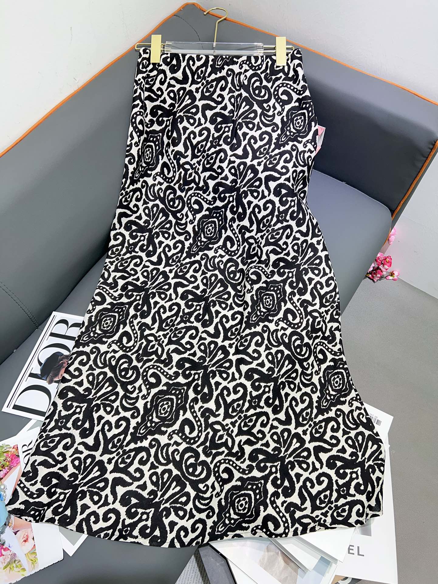 High-Quality Female Suit with Exchange Support and Green-Stamped Design for Summer 2025 - 图片 2