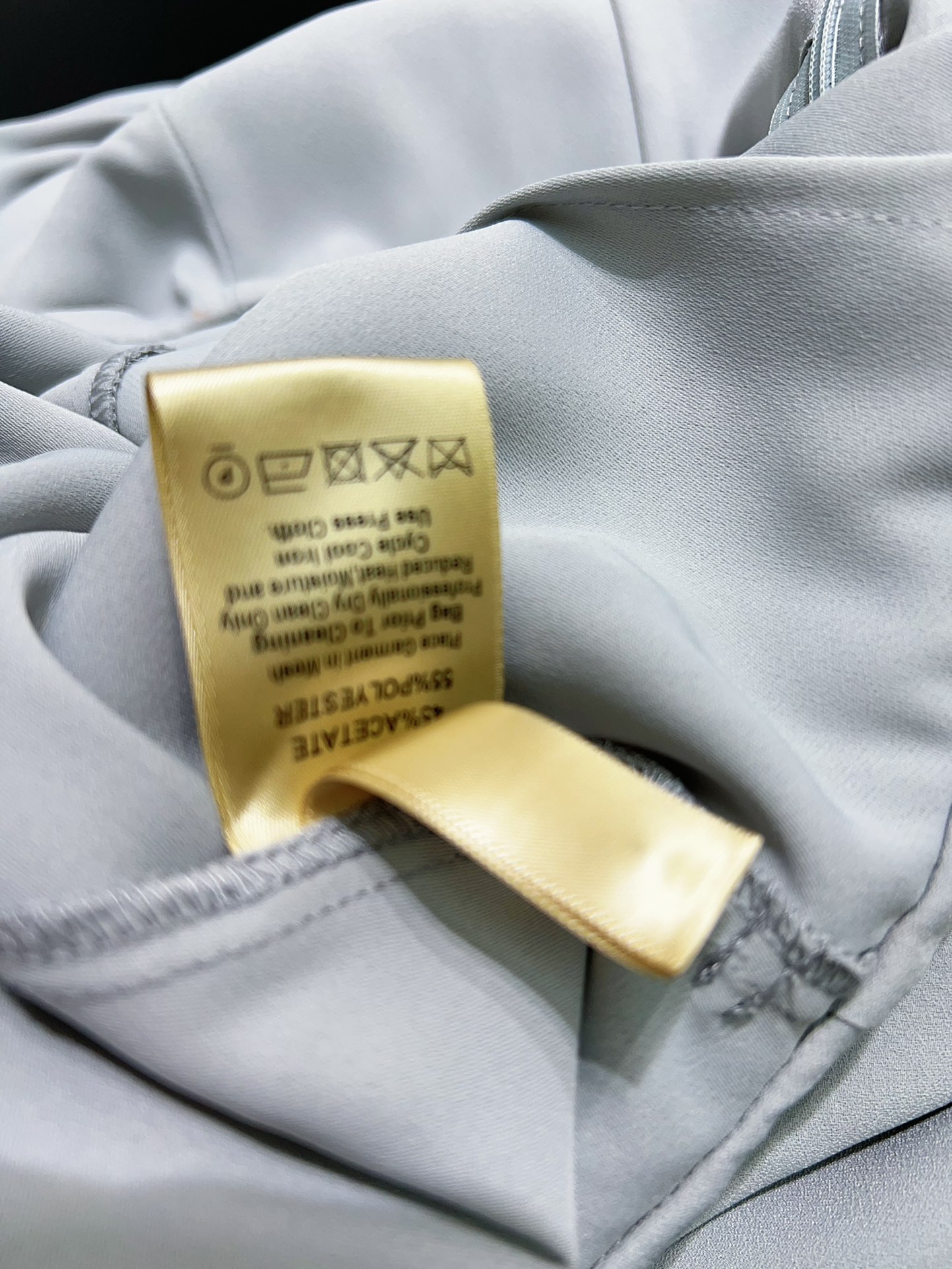 Fashionable Women’s Outfits with Fragrance: Cosmopolitan Acoustic Fabrics for Stylish Transformation - 图片 9