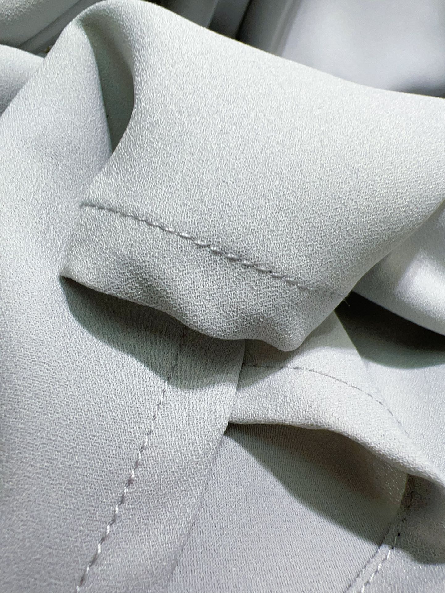 Fashionable Women’s Outfits with Fragrance: Cosmopolitan Acoustic Fabrics for Stylish Transformation - 图片 7
