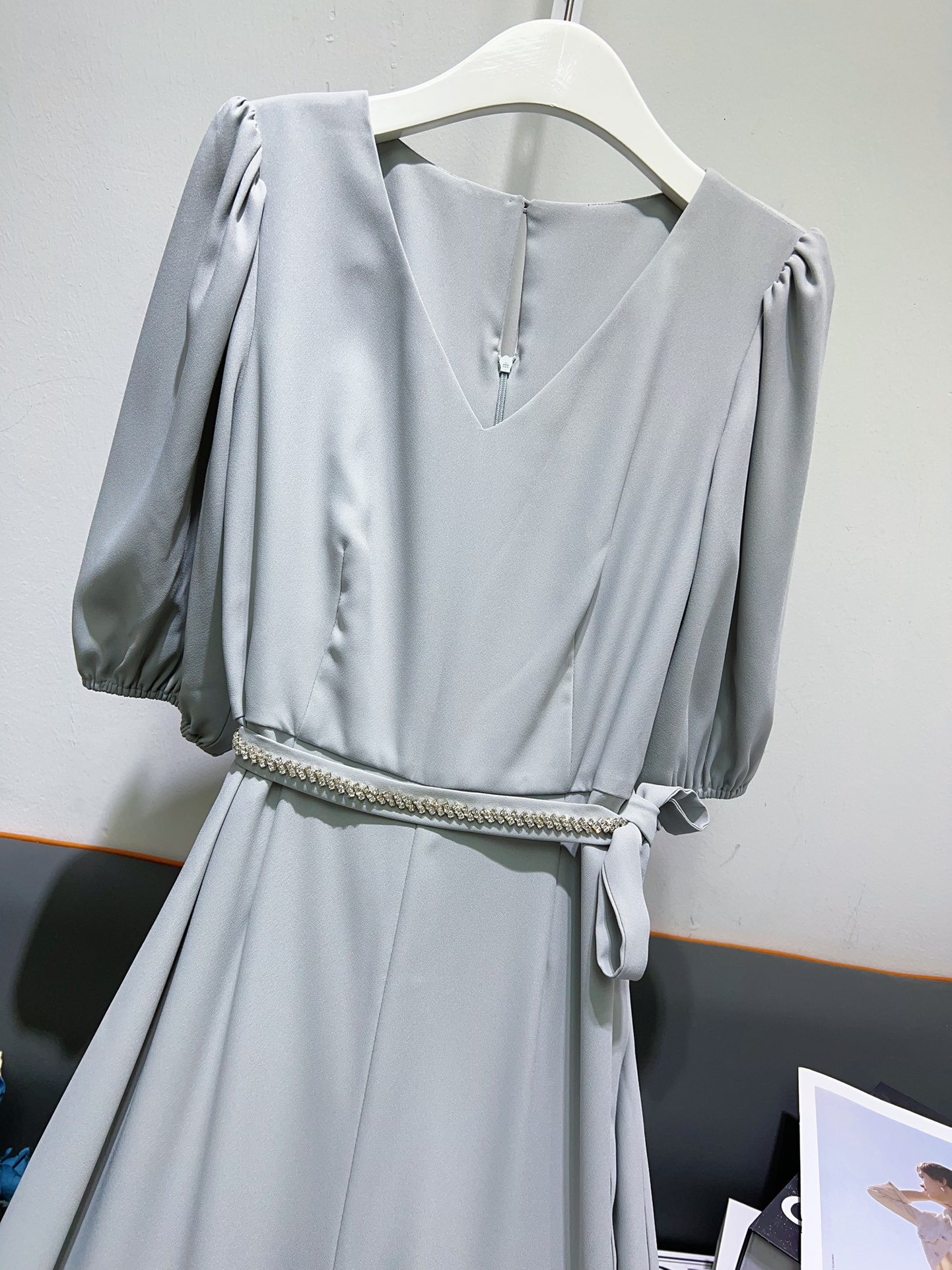 Fashionable Women’s Outfits with Fragrance: Cosmopolitan Acoustic Fabrics for Stylish Transformation - 图片 4