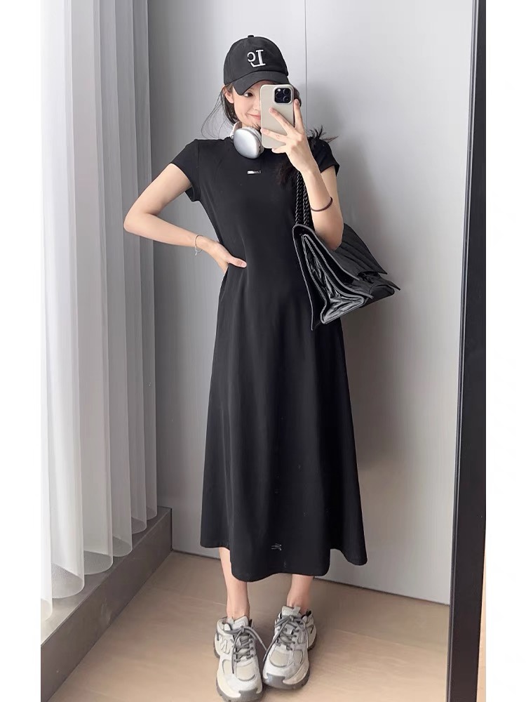 High-Quality Women’s Dress Support with Packaged Miu in Paris Fashion Market
