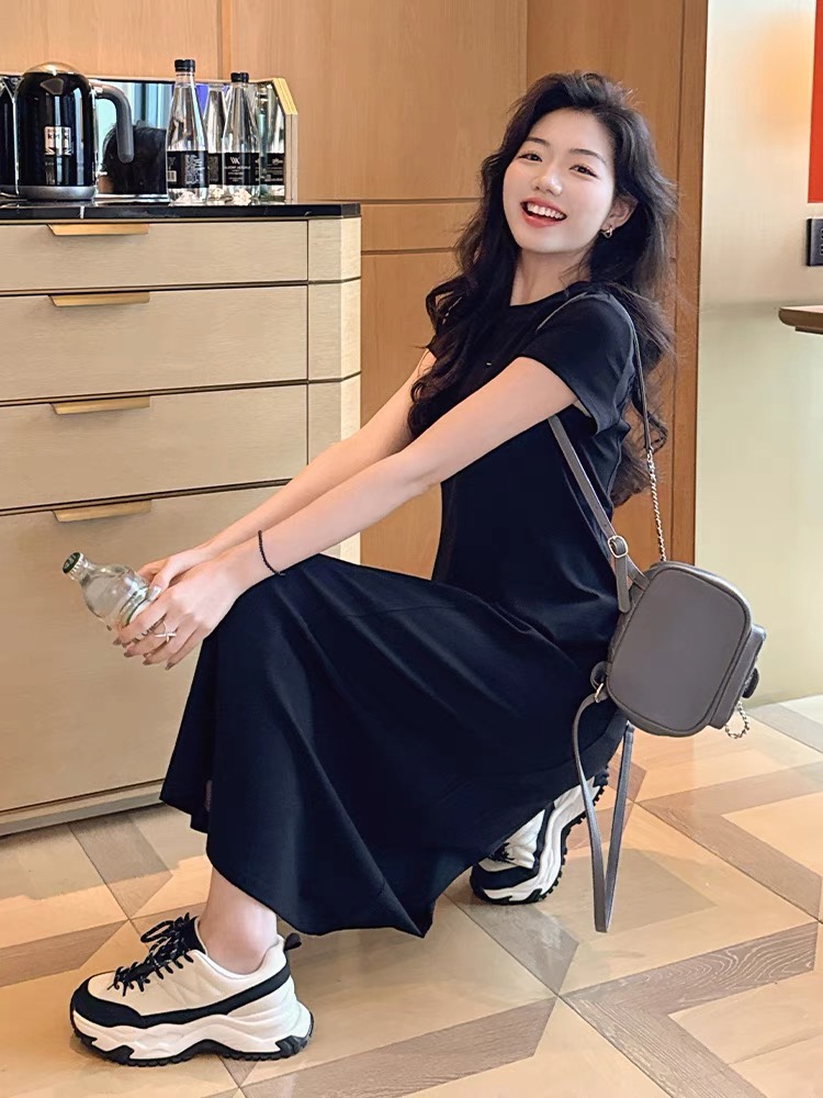 High-Quality Women’s Dress Support with Packaged Miu in Paris Fashion Market - 图片 3