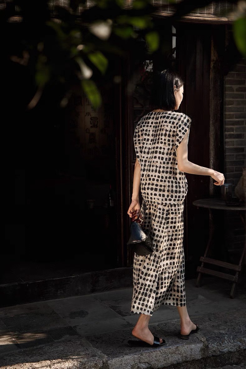 High-Quality Women’s Suit with Short-Size and Elegant Style Recommendations - 图片 3