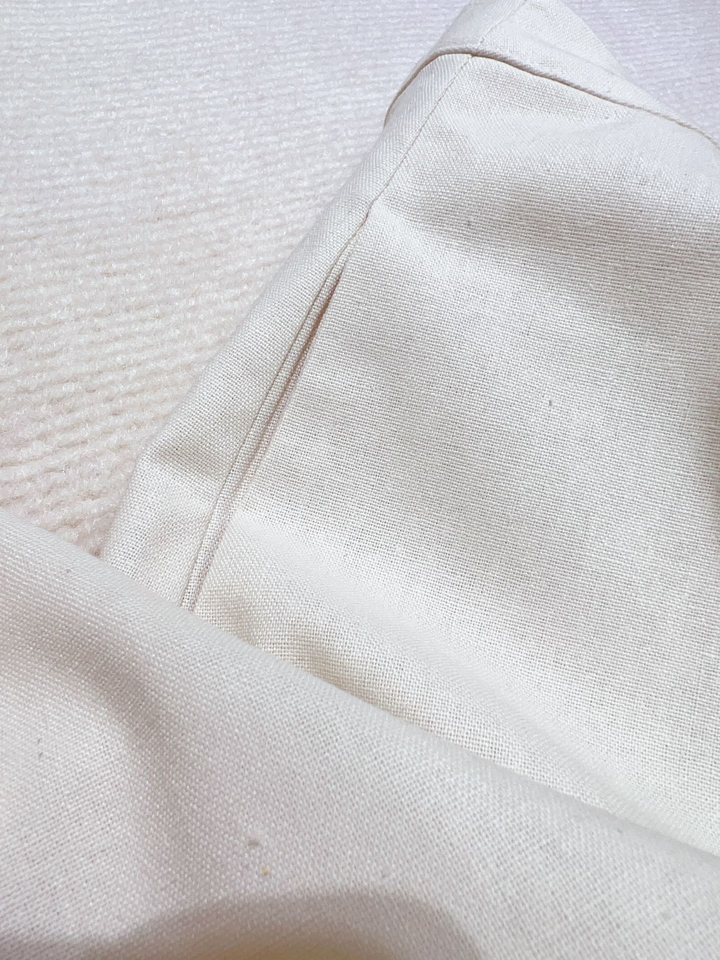 High-Quality Women’s Suits with French Rain-Deep-Row-Sensitized Fabric Available in Various Sizes - 图片 8