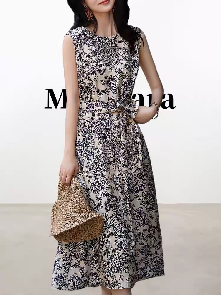 Summer 2025: Max Mara’s Luxurious Women’s Clothing Collection with Supportive Bras.
