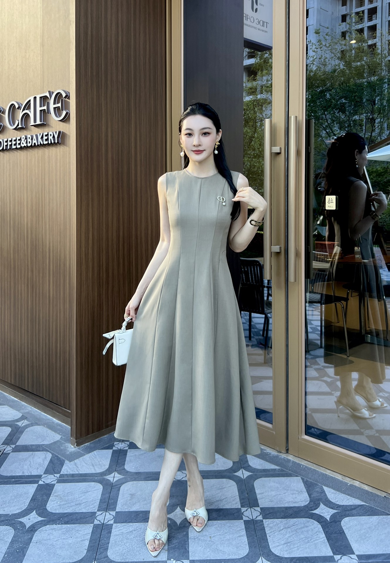 French-Style Dress and CD-ROM Support in US Market for Sandro Dorky - 图片 6