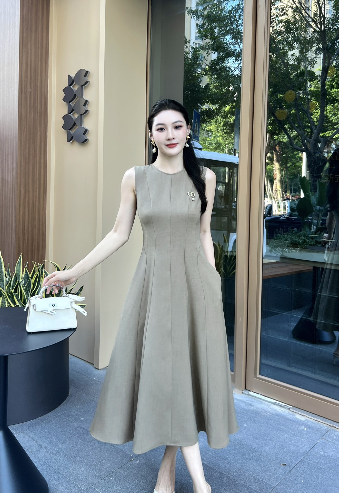 French-Style Dress and CD-ROM Support in US Market for Sandro Dorky - 图片 5