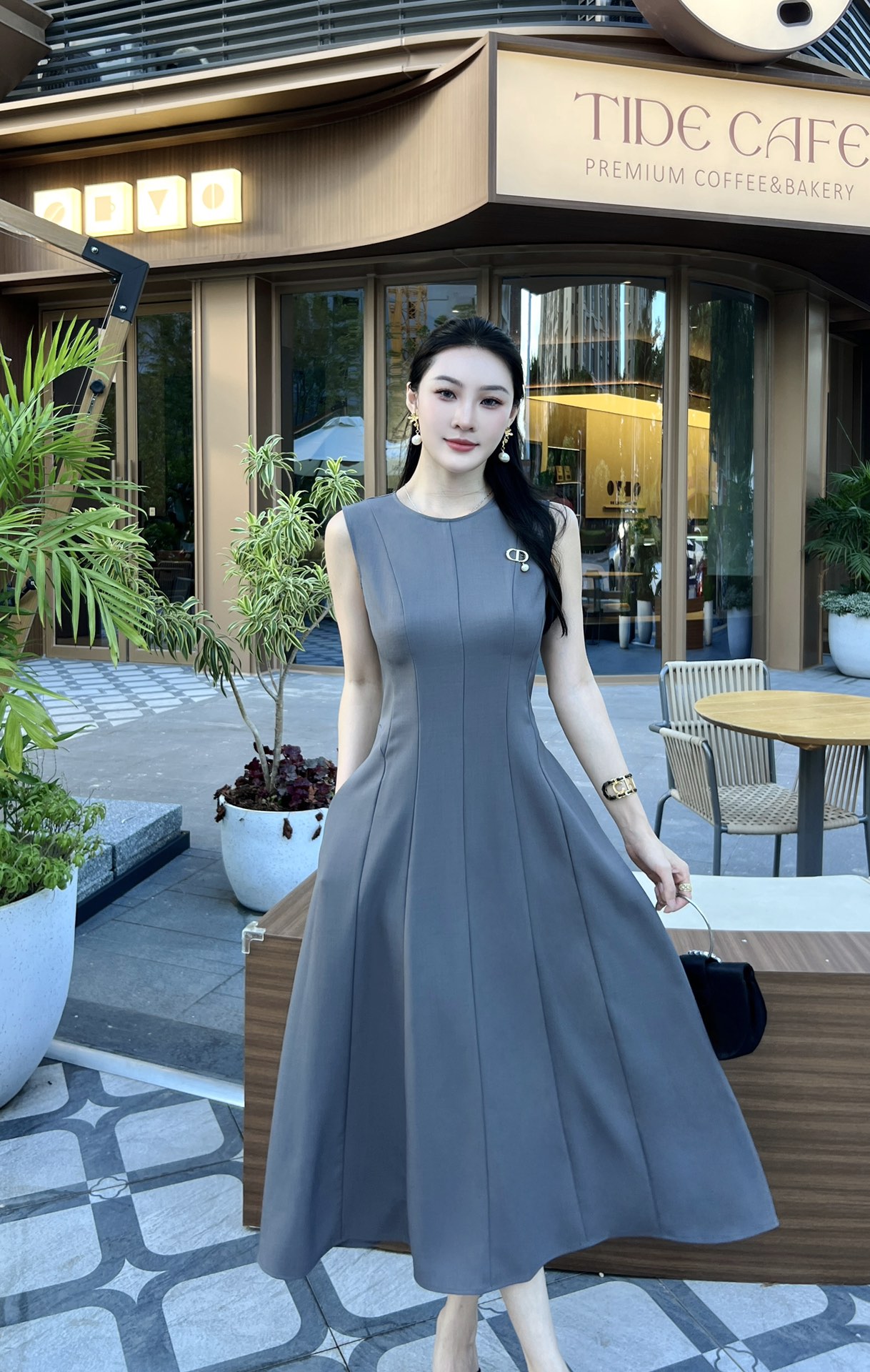French-Style Retrospect Dress: US and UK Purchase Sandro Dorky’s High-Quality Dress.