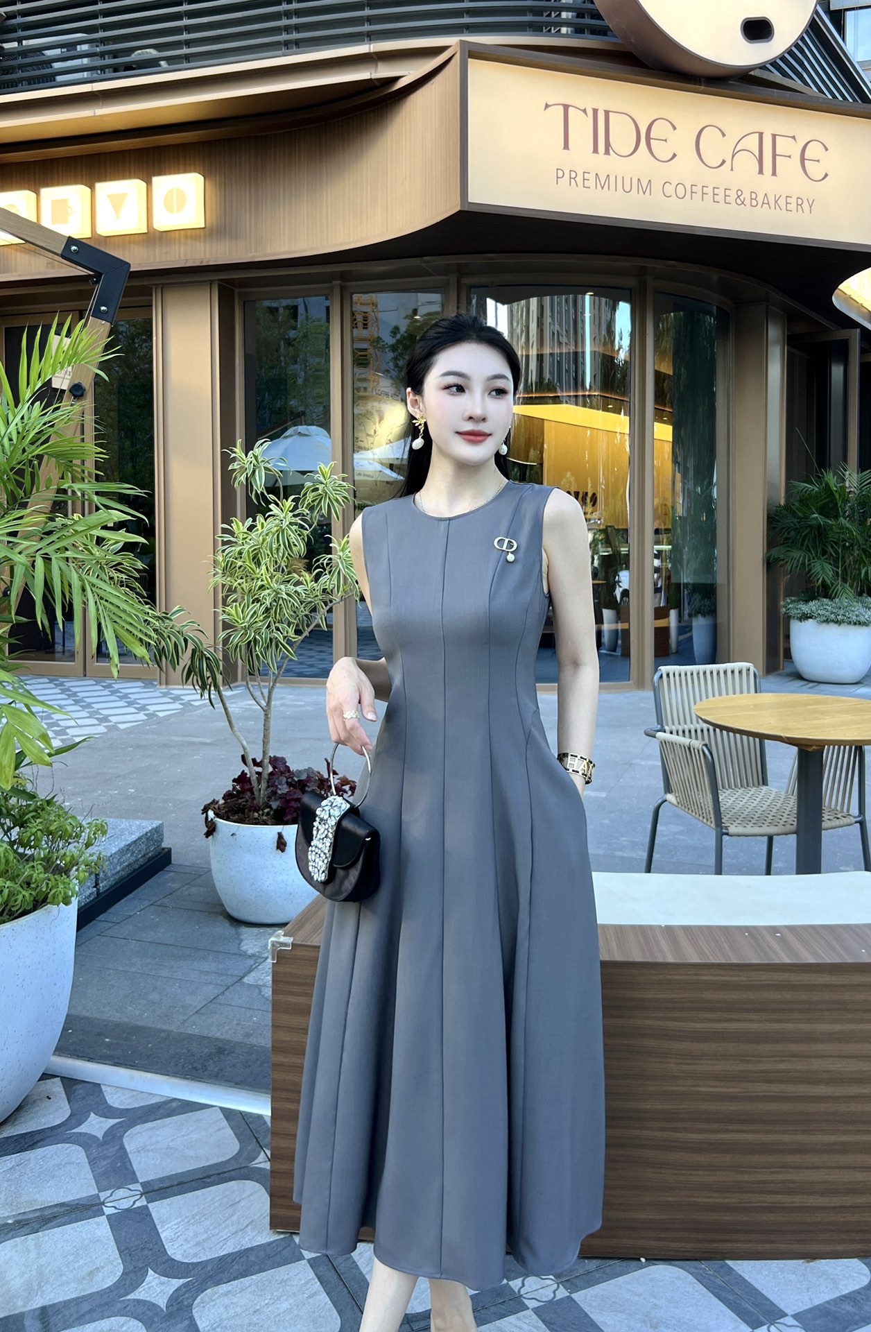 French-Style Retrospect Dress: US and UK Purchase Sandro Dorky’s High-Quality Dress. - 图片 3