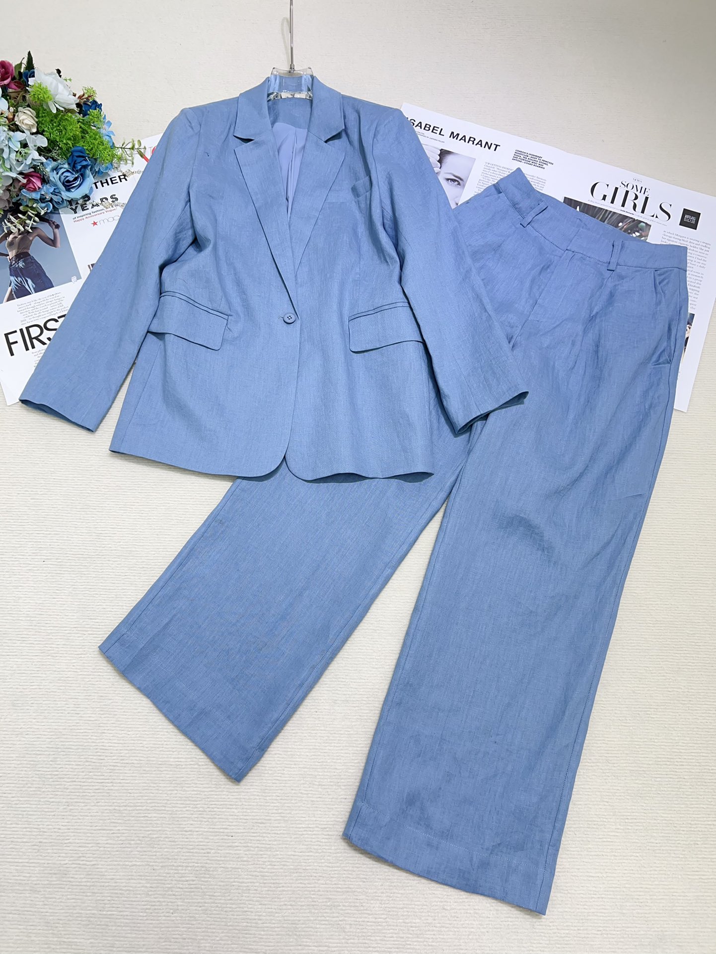 “High-End Women’s Suit Set: Quality Fabric, Stylish Design, Various Sizes Available” - 图片 4