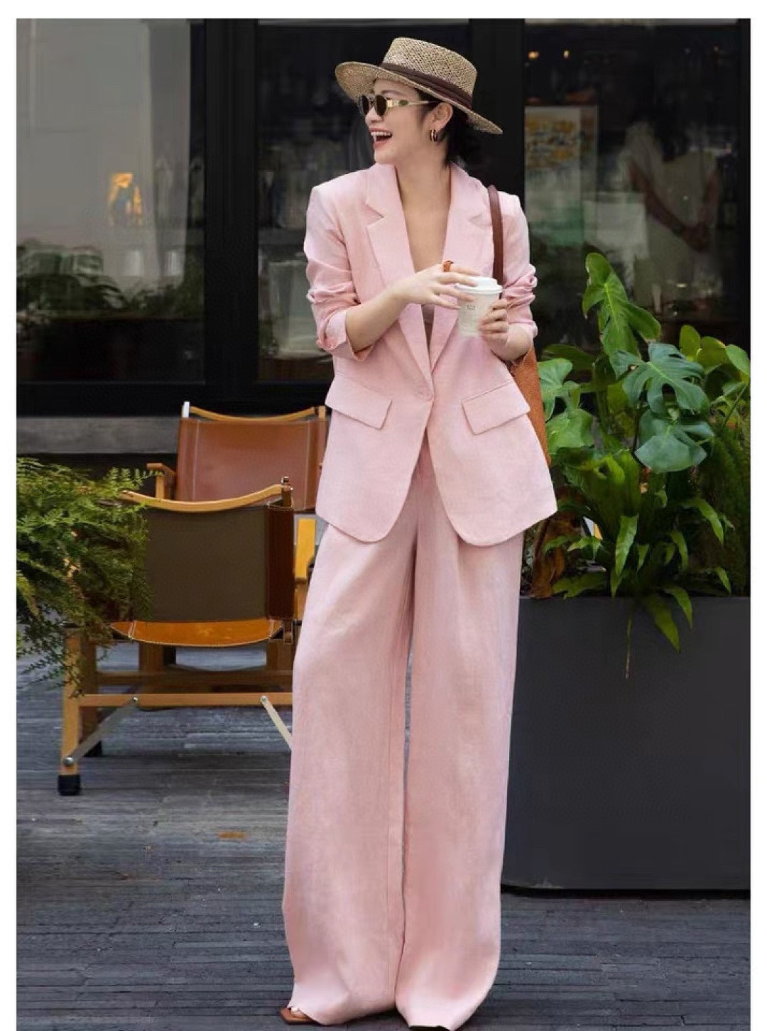 “High-End Women’s Suit Set: Quality Fabric, Stylish Design, Various Sizes Available”