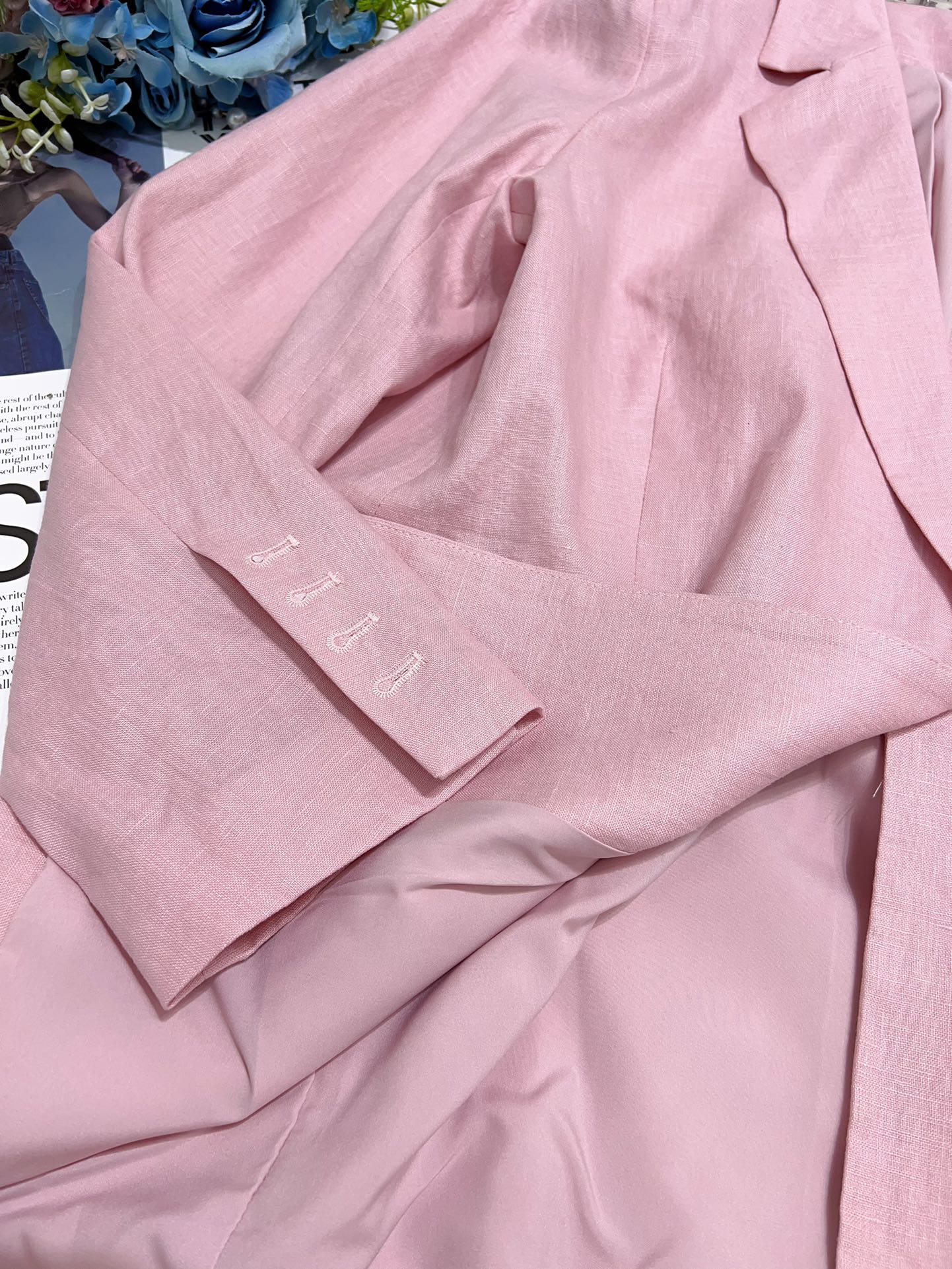 “High-End Women’s Suit Set: Quality Fabric, Stylish Design, Various Sizes Available” - 图片 6