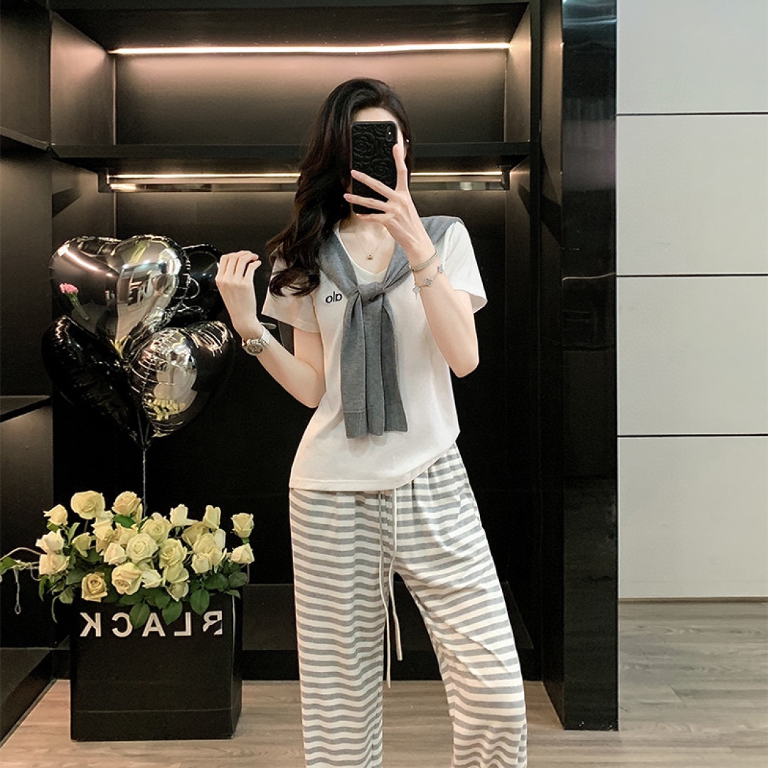 High-Quality Female Suit with Cotton Swirling Fabric and Adjustable Sizing for Support - 图片 2