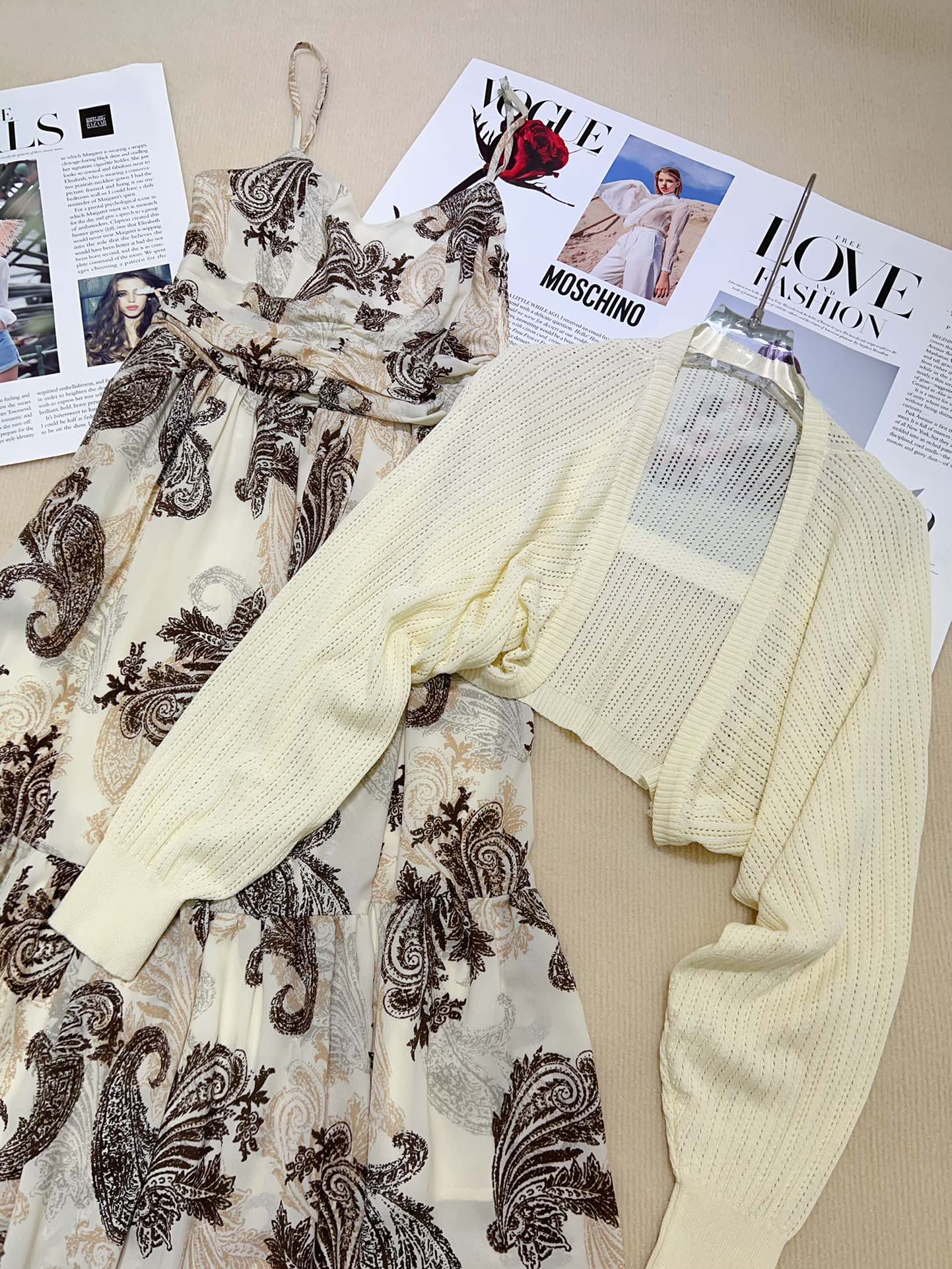 High-End Females: Elegant Suits and Stylish Accessories for Supported Exchanges - 图片 5