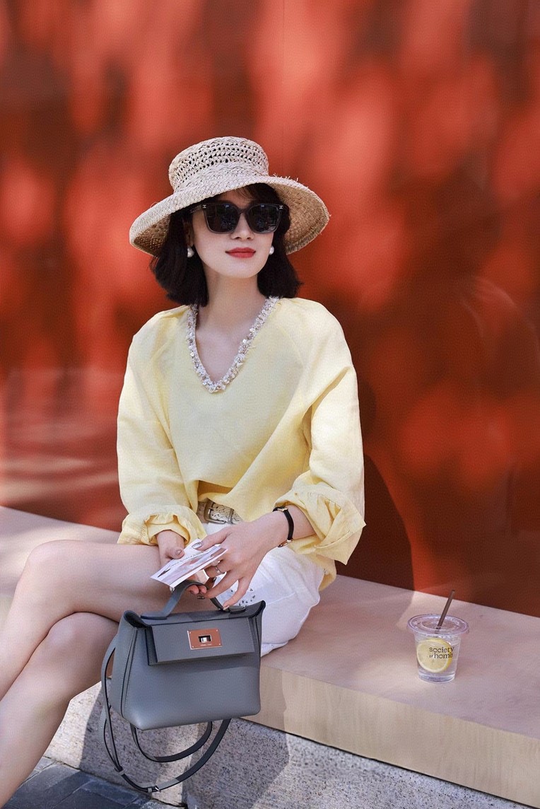 Stylish V-Collar Shirt with Fragrance, High-Quality Women’s Suit, 100% Fermented Nails - 图片 1
