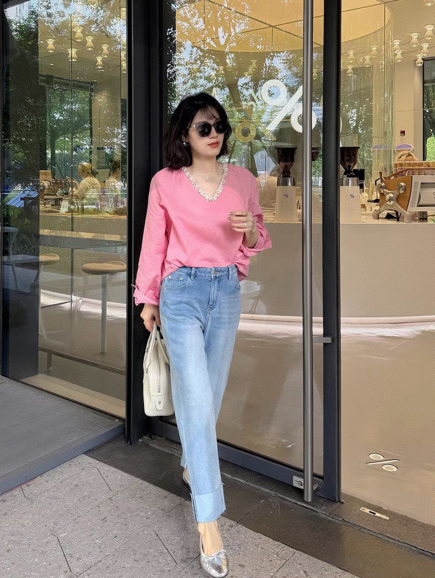 Stylish Women’s V-Collar Shirt with Fragrance, Perfect for Fall Mornings – White, Pink, Yellow - 图片 5