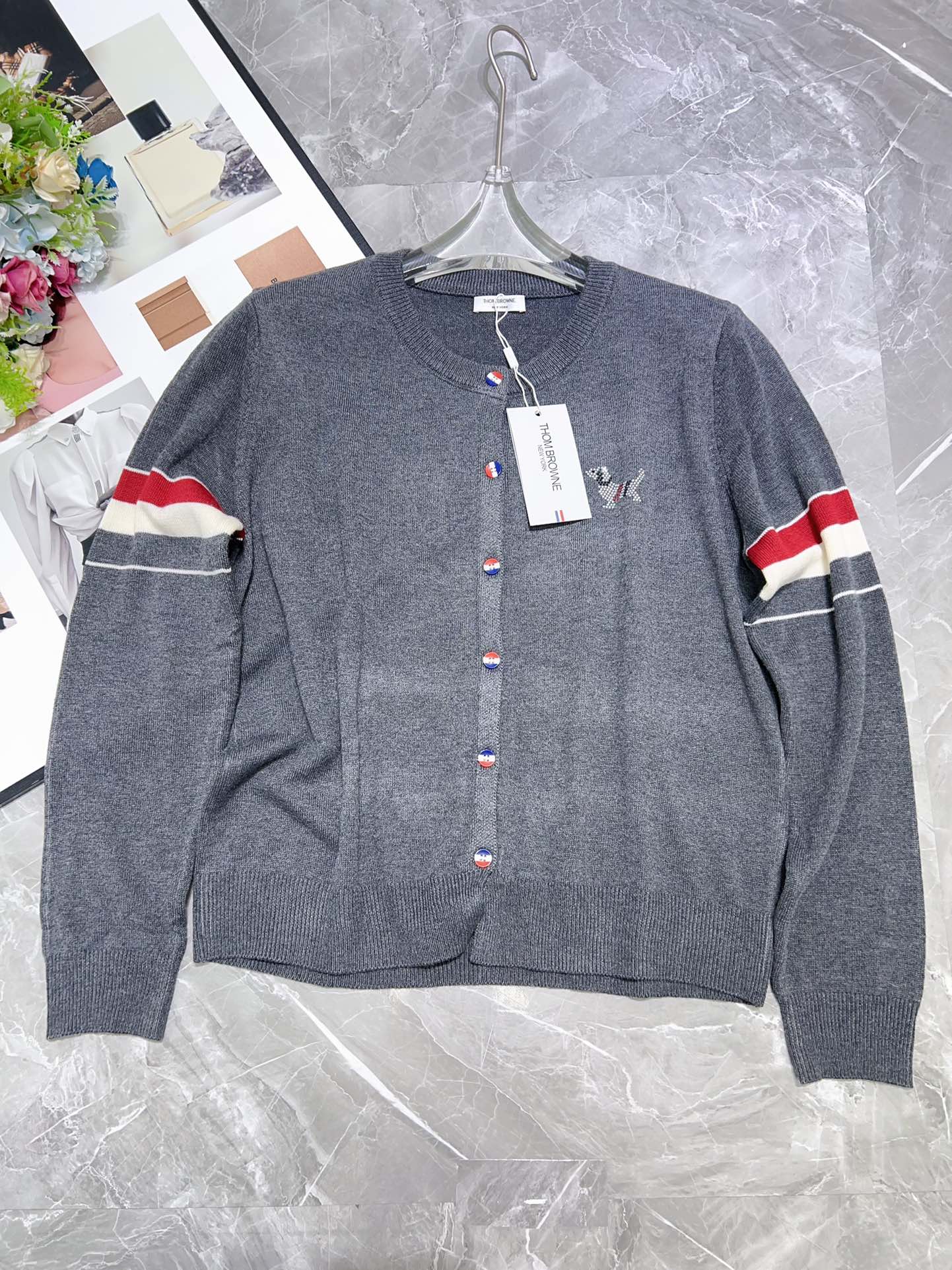 “High-Quality Women’s Wool Knitwear with S-Coded Bra: Tubby College Collection for Stylish and Comfortable Outfits” - 图片 2