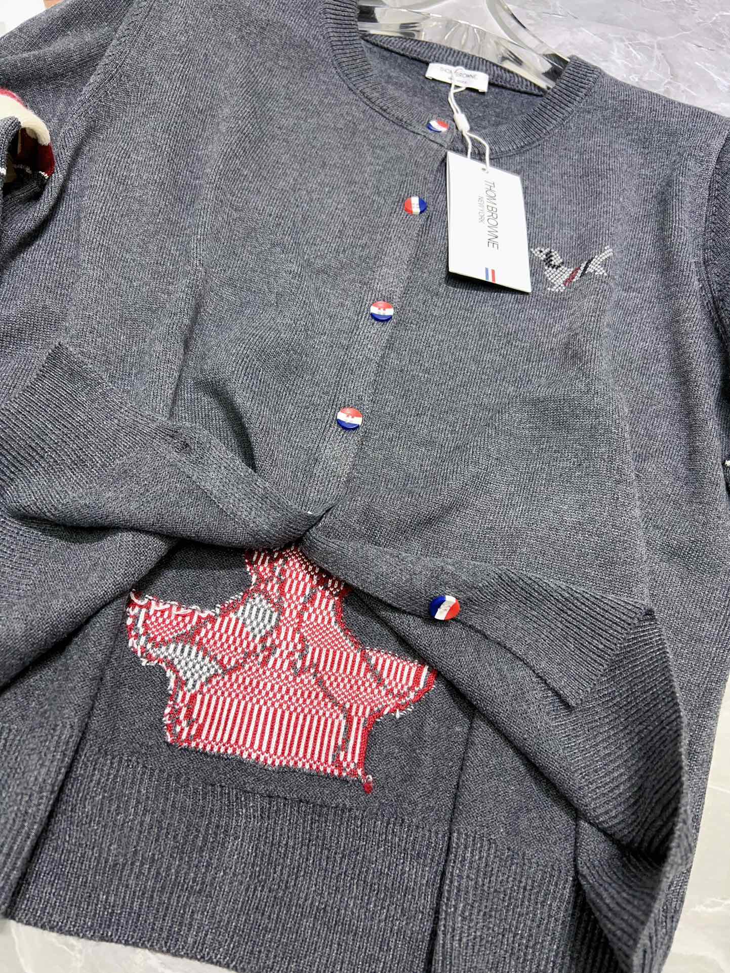 “High-Quality Women’s Wool Knitwear with S-Coded Bra: Tubby College Collection for Stylish and Comfortable Outfits” - 图片 7