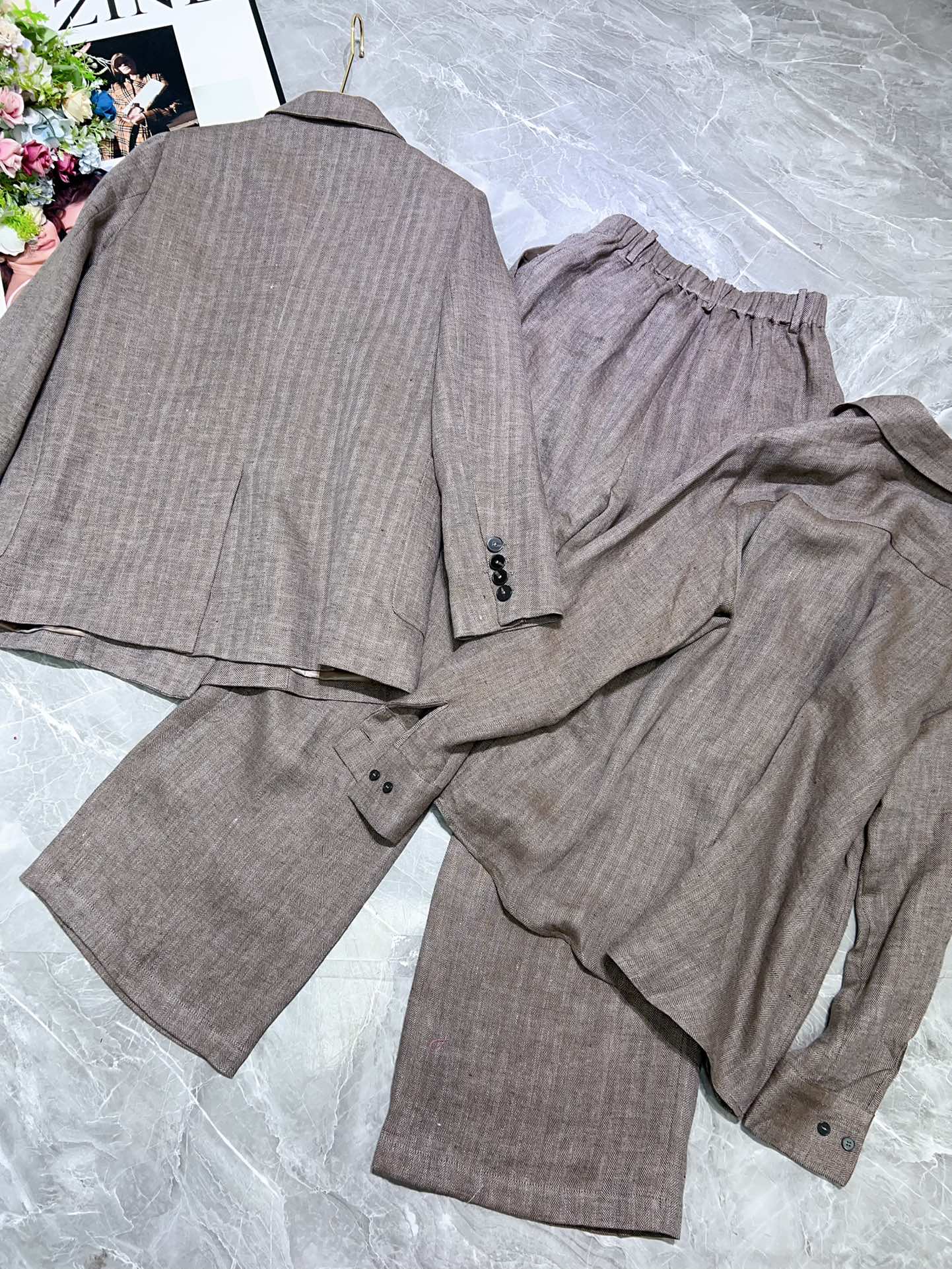 High-quality women’s clothing sets with packaging, including shirts, pants, and bras in various sizes. - 图片 9