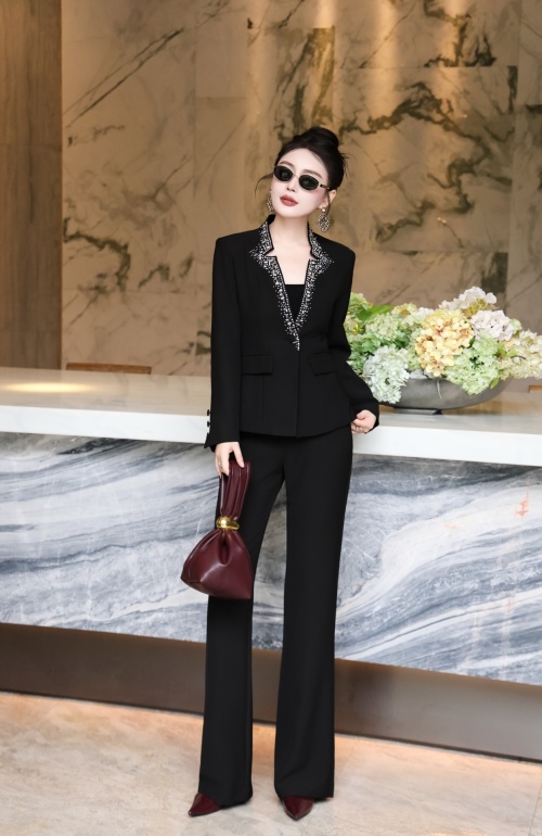 Elegant Women's Black Pant Suit Set with Embellished Blazer - Sophisticated Style 1 Elegant Women's Black Pant Suit Set with Embellished Blazer - Sophisticated Style