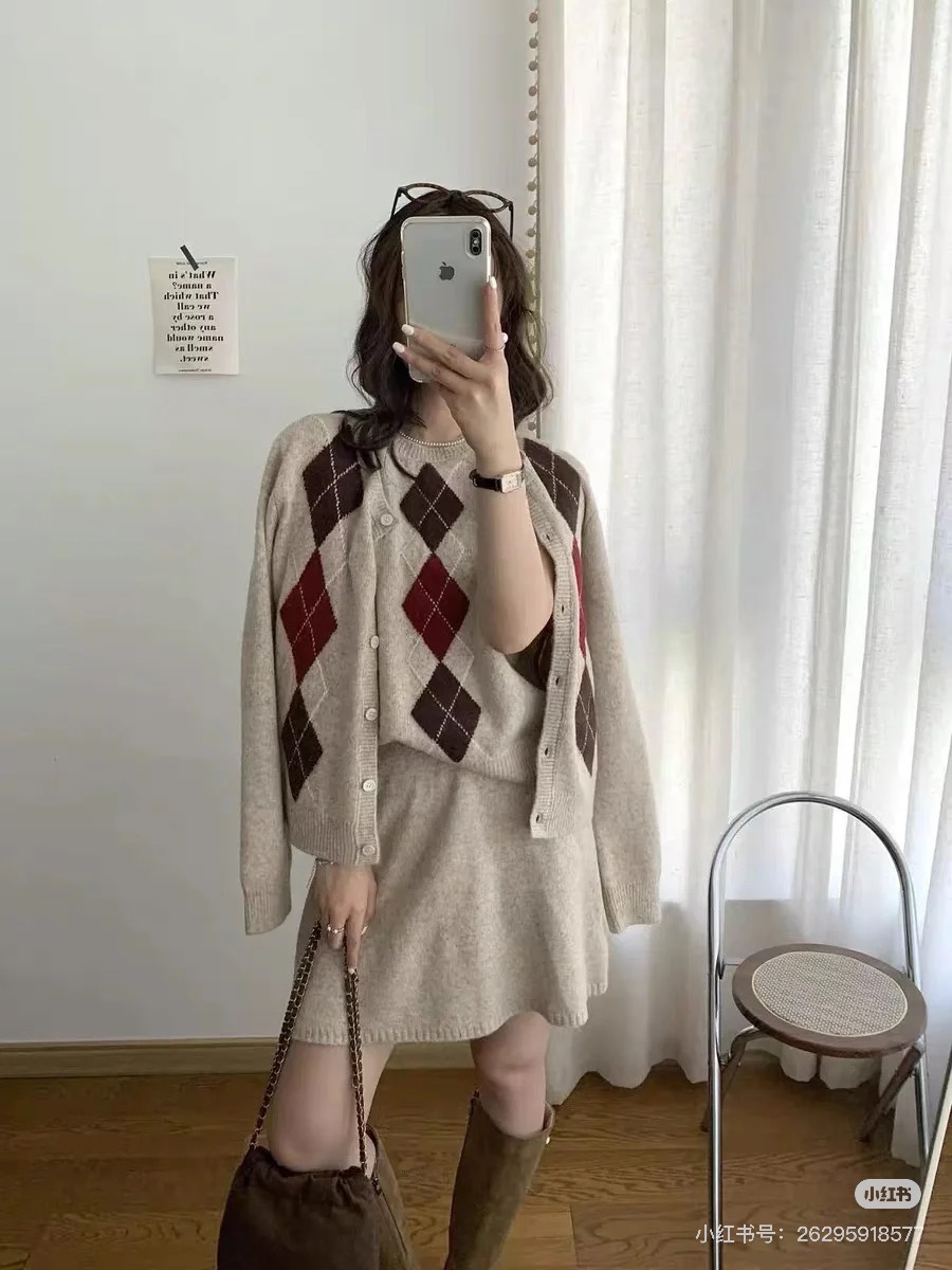 Miu Miu Inspired Knitwear Set – Beige Diamond Pattern, Three-Piece Outfit