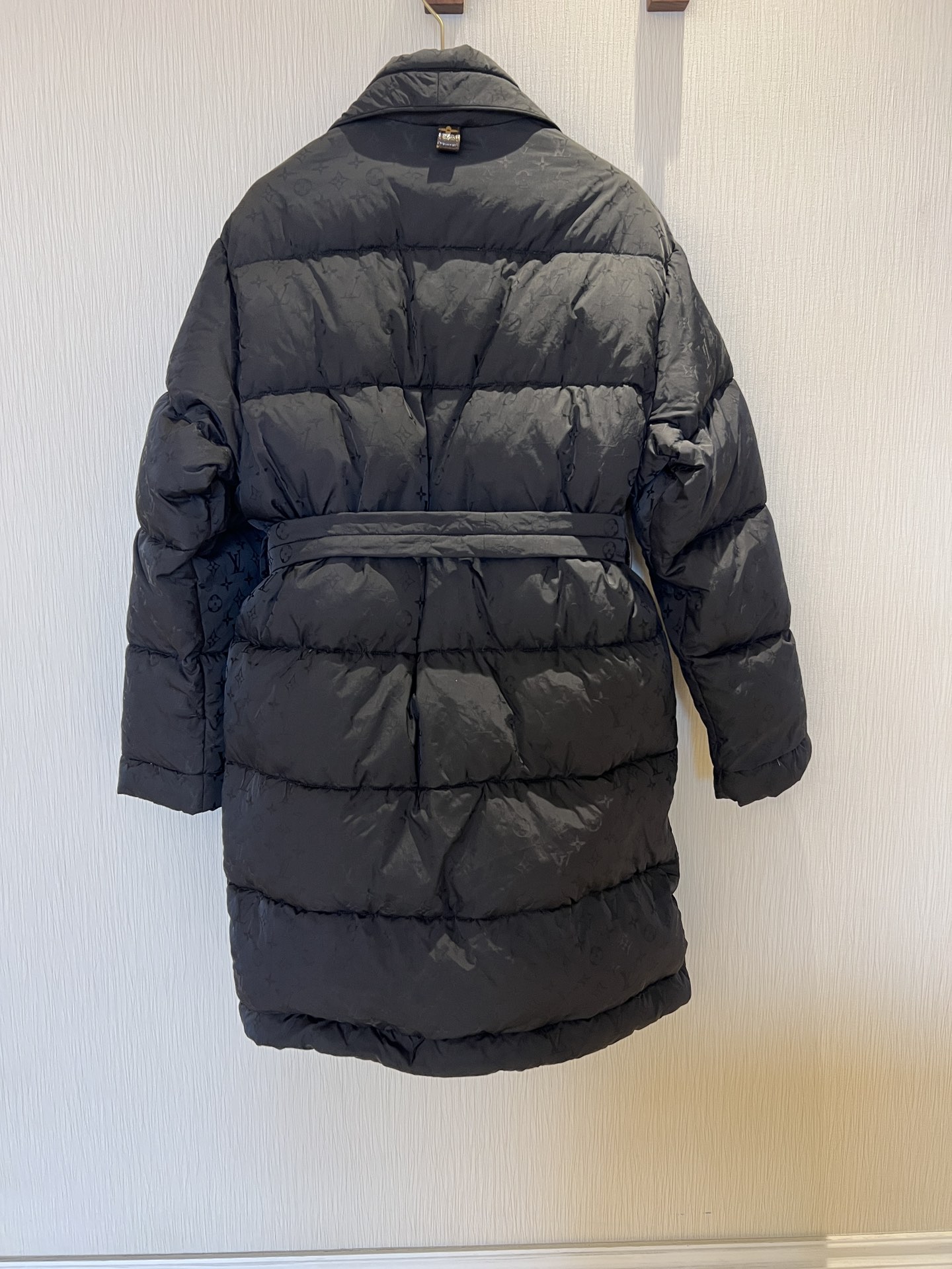 Elegant Jacquard Down Coat with Belted Waist - Warm & Stylish Winter Wear 5 i1724586266 4482 3