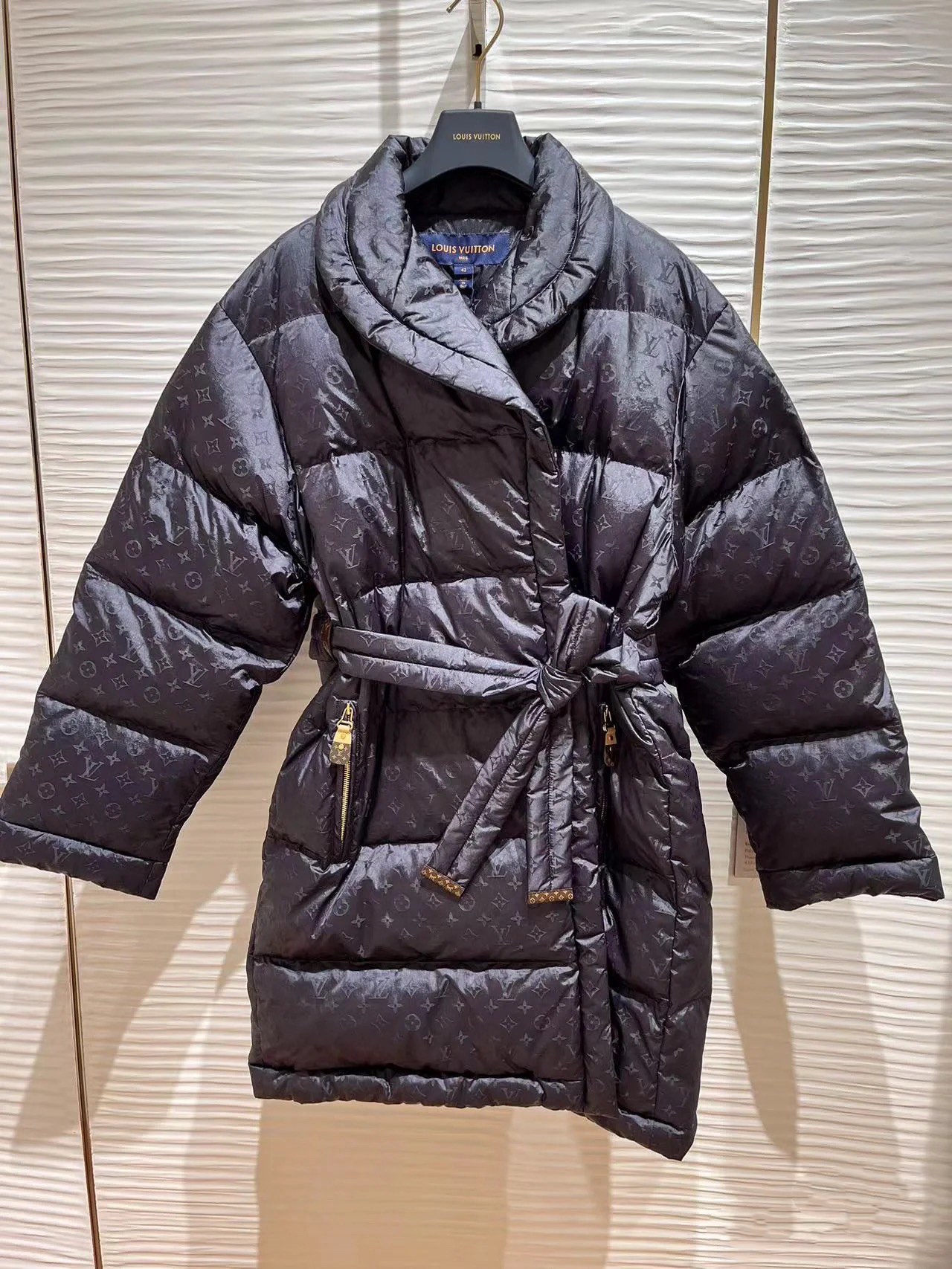 Elegant Jacquard Down Coat with Belted Waist - Warm & Stylish Winter Wear 2 i1724586266 7511 1