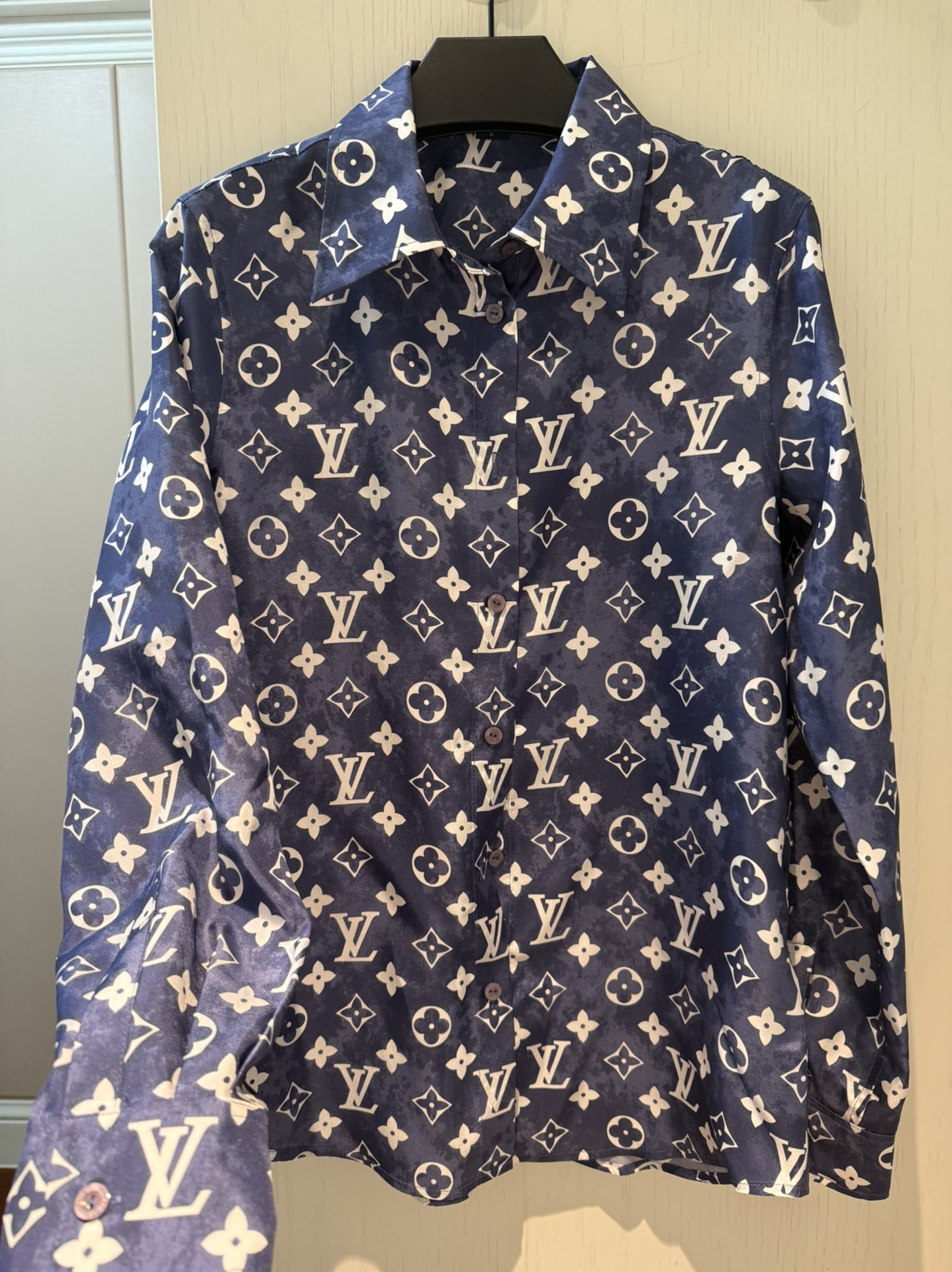 Elegant Straight-Cut Printed Silk Shirt - Soft & Flowing Fabric, S-L Sizes 8 i1735035713 9871 5