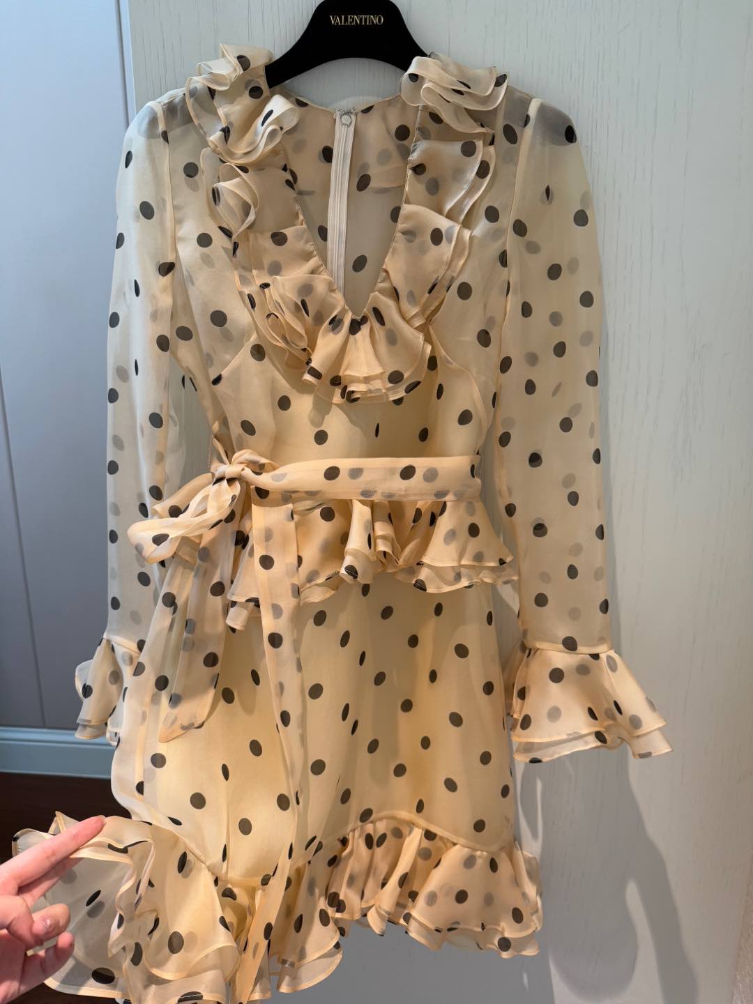 Elegant Yellow Polka Dot Silk Dress with Pearl Necklace - Vintage Chic 9 i1735368868383 6829 0 7