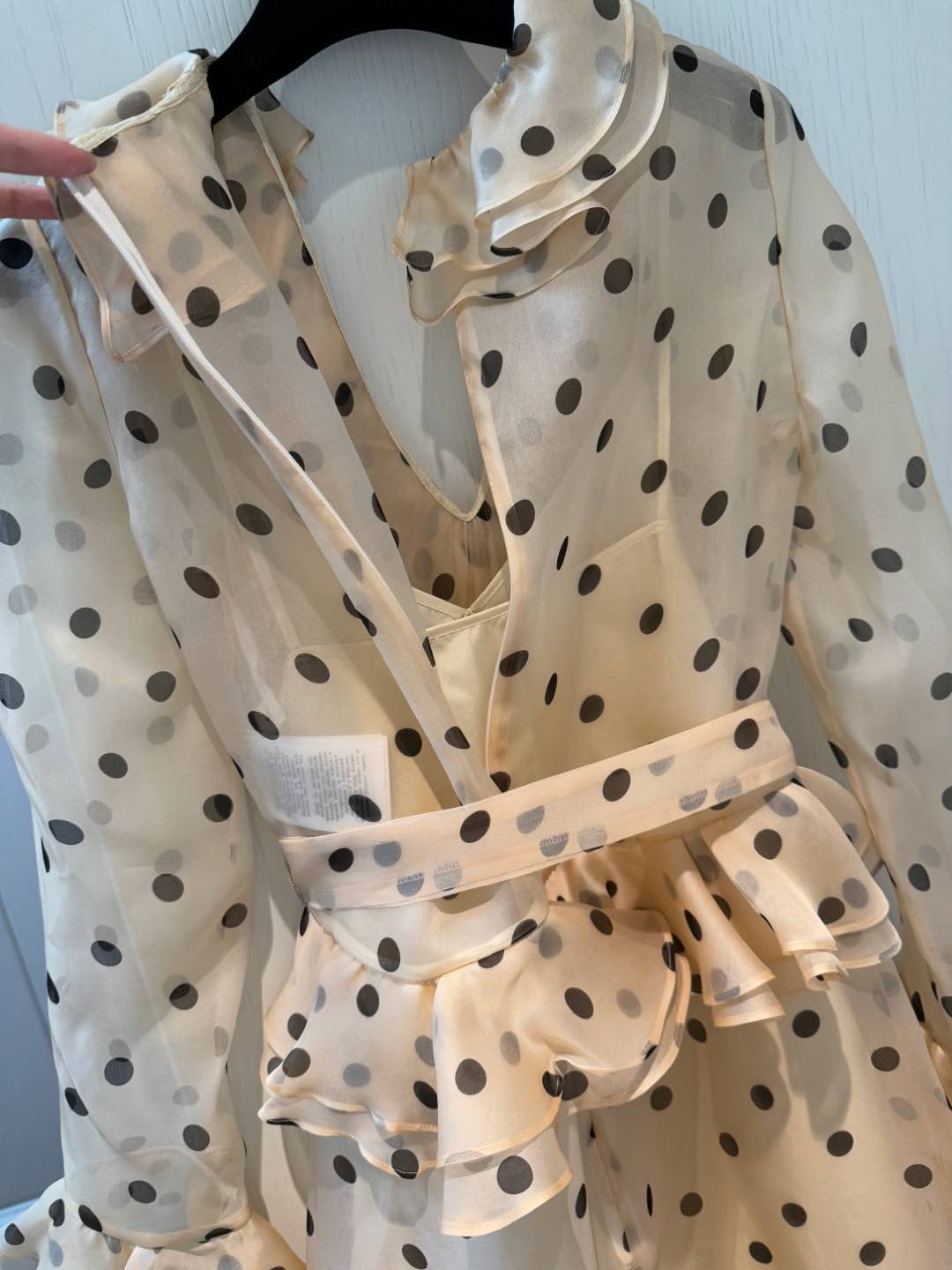Elegant Yellow Polka Dot Silk Dress with Pearl Necklace - Vintage Chic 4 i1735368868873 5004 0 2