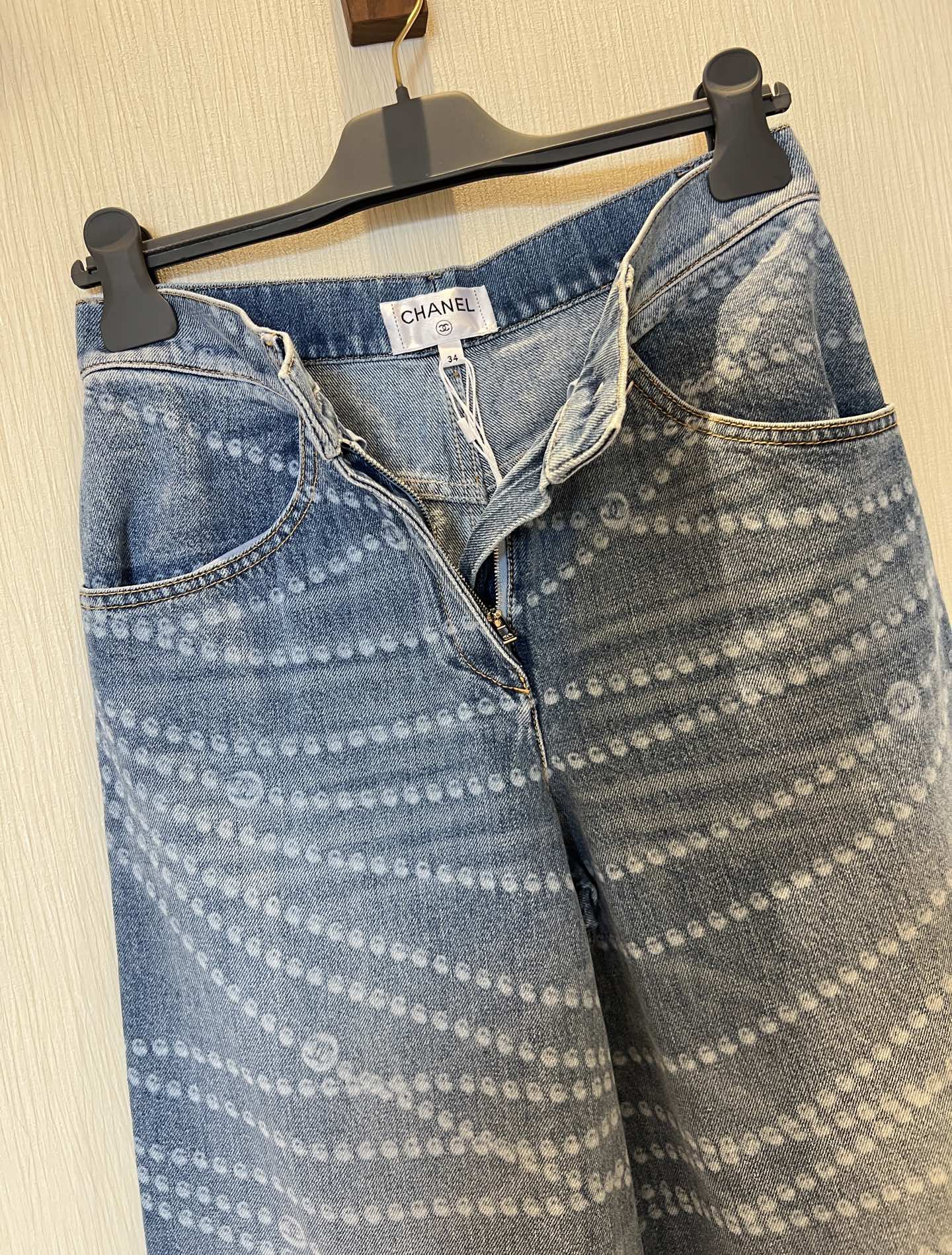 Pearl Chain Wide Leg Jeans - Stylish Denim Trousers with Floral Accents 8 i1741343767073 7948 0 6