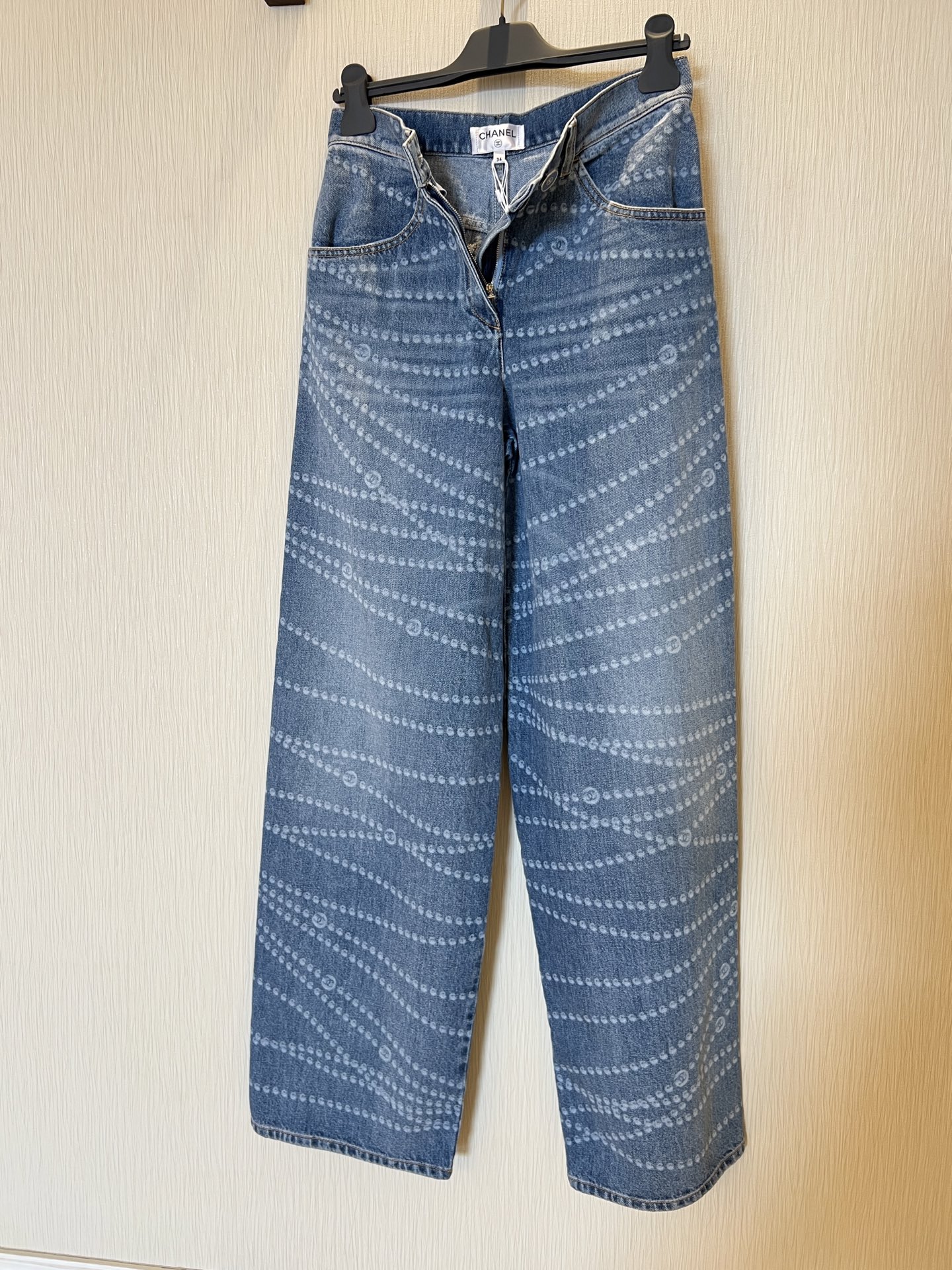 Pearl Chain Wide Leg Jeans - Stylish Denim Trousers with Floral Accents 7 i1741343768878 5673 0 5