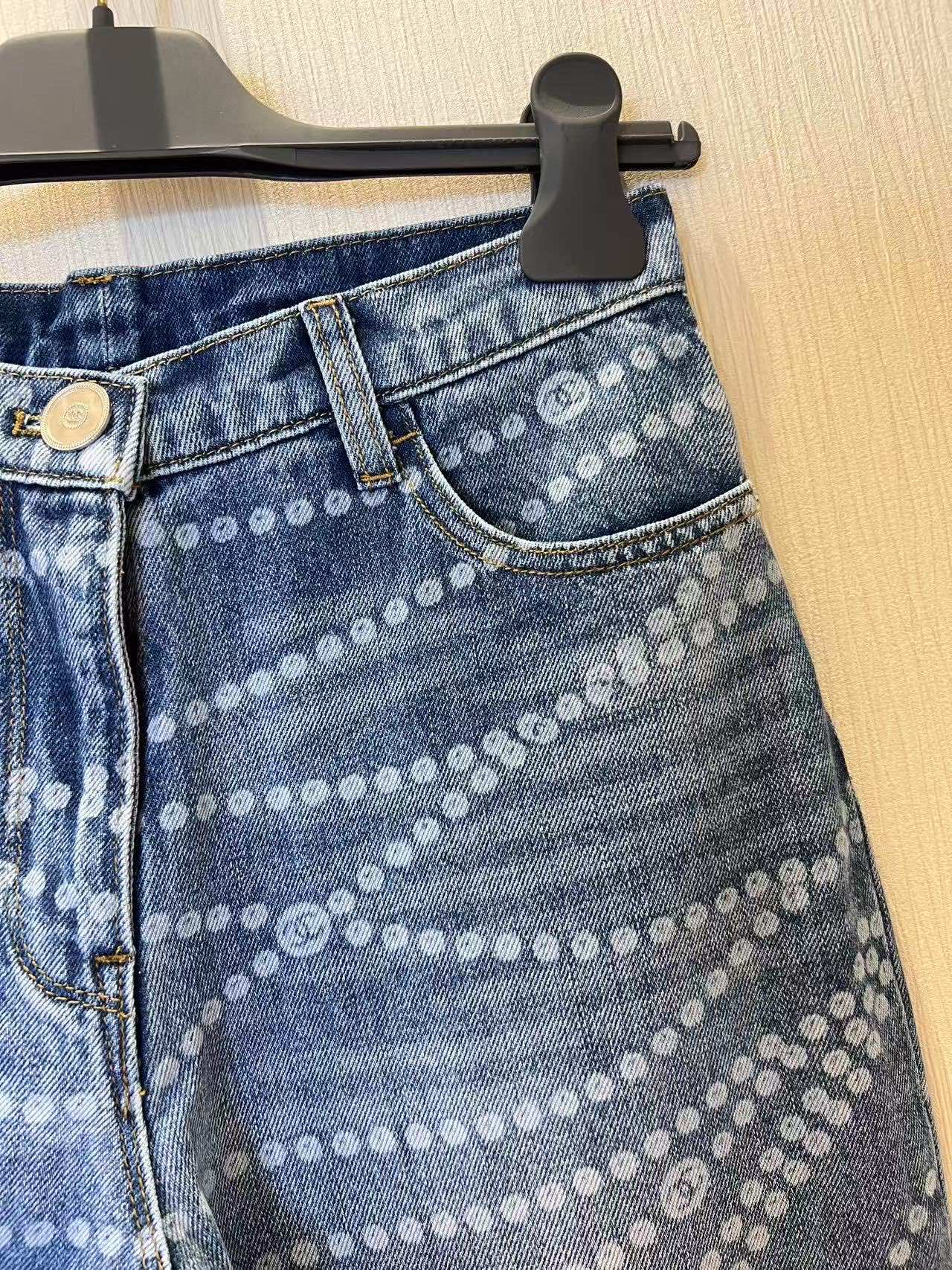 Pearl Embellished Straight Leg Jeans - Chic and Flattering Denim 5 i1742273254470 6462 0 3