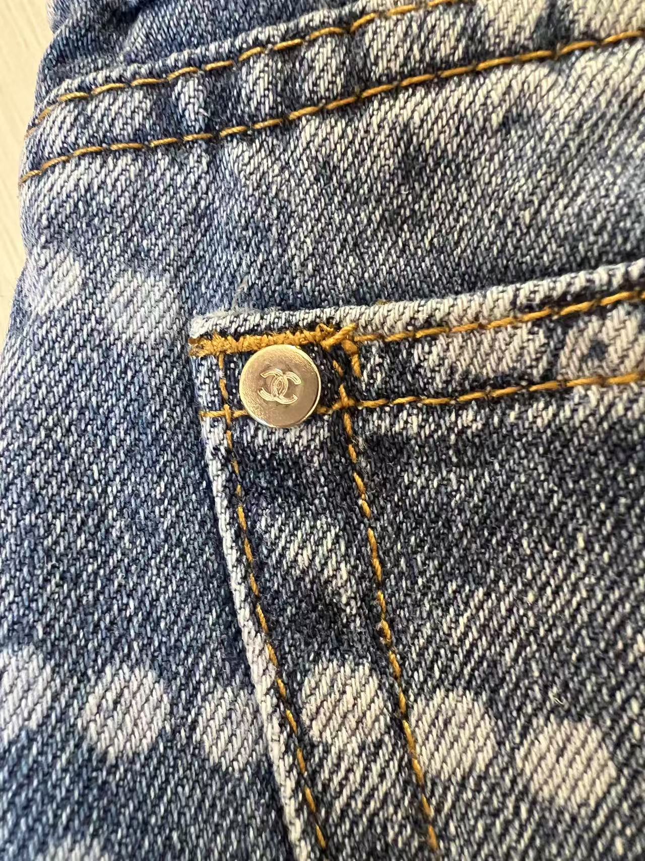 Pearl Embellished Straight Leg Jeans - Chic and Flattering Denim 10 i1742273256377 6006 0 8