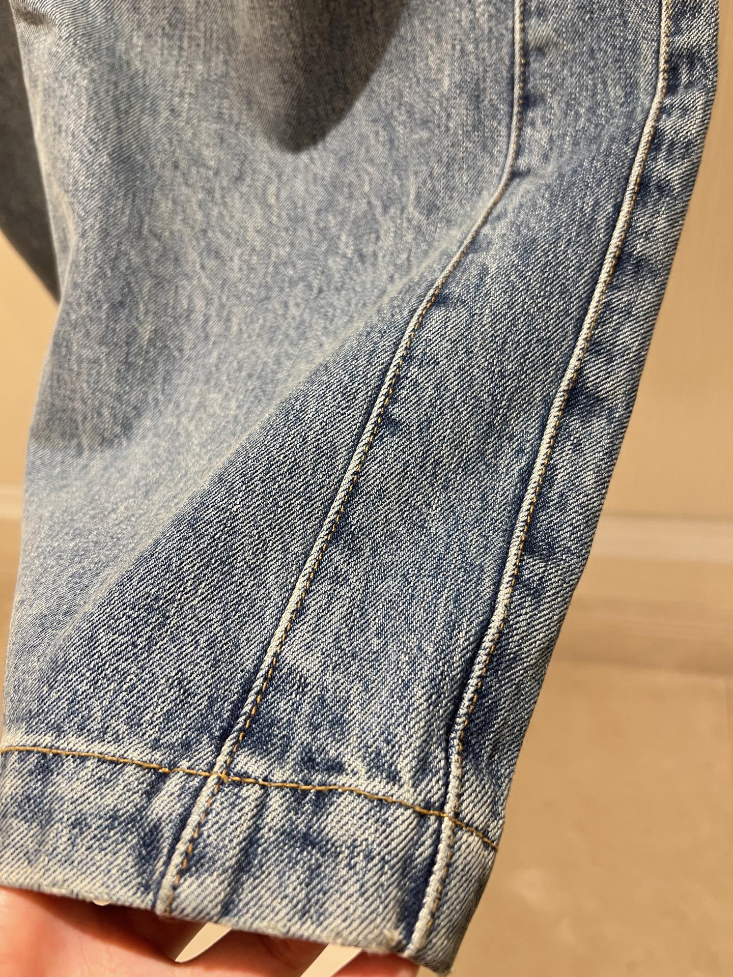 High-Waisted Wide Leg Jeans with Curved Leg Design - Street Style Denim 6 i1742351798686 1539 0 4