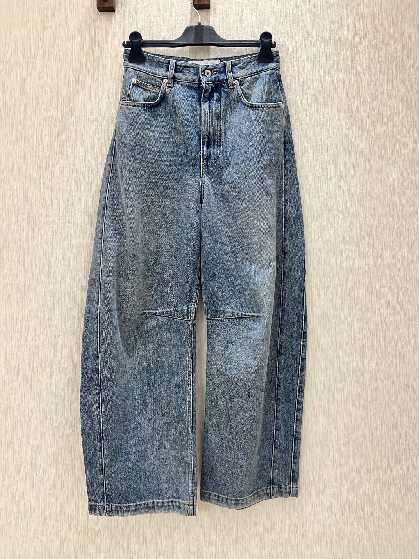 High-Waisted Wide Leg Jeans with Curved Leg Design - Street Style Denim 2 i1742351798714 3185 0 0