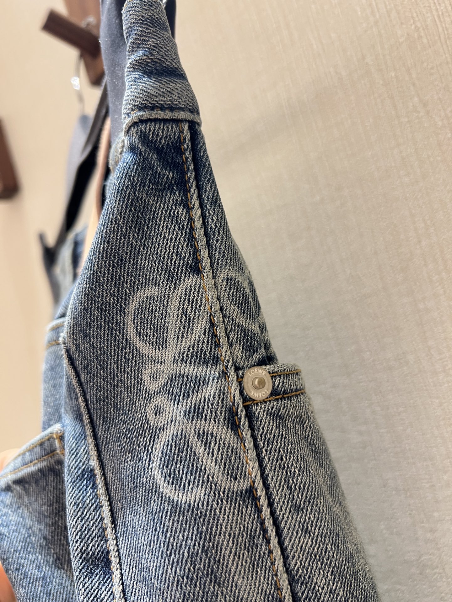 High-Waisted Wide Leg Jeans with Curved Leg Design - Street Style Denim 12 i1742351801092 1438 0 10