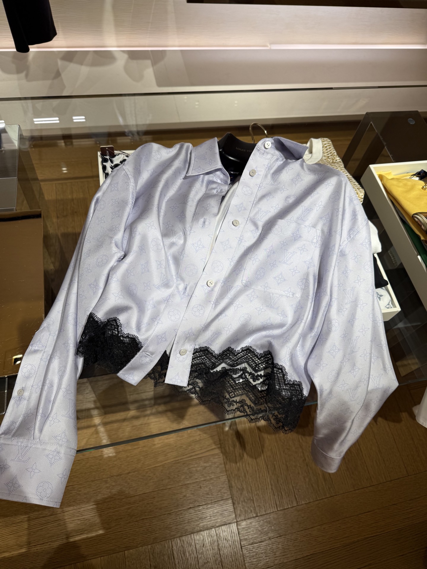 Elegant Clover Print Lace Trim Silk Shirt - Sophisticated & Chic 3 i1745473589071 6833 0 1