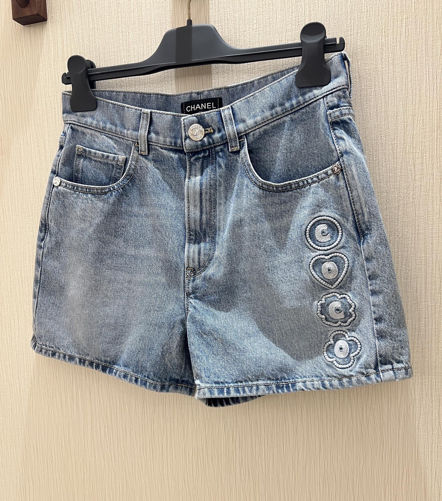 Light Blue Denim Shorts with Letter Embroidery - High Waist, Slim Fit 7 i1747456514756 1406 0 5
