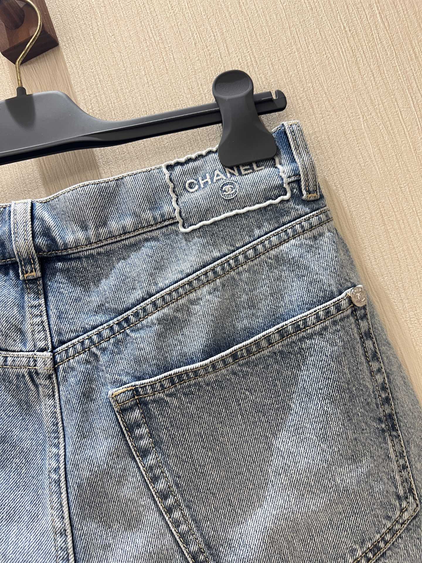 Light Blue Denim Shorts with Letter Embroidery - High Waist, Slim Fit 12 i1747456519582 3804 0 10