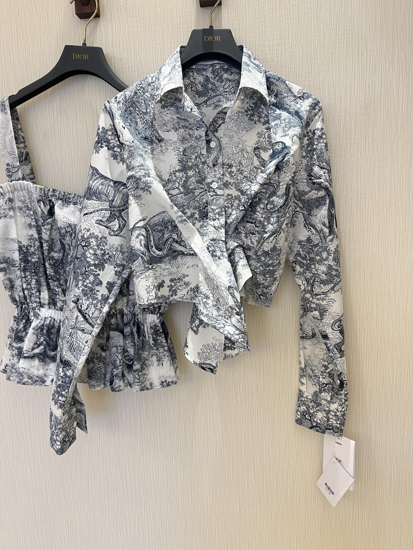 Elegant Irregular Tie-Up Blouse with Floral and Animal Print 9 i1748145101004 1715 0 7
