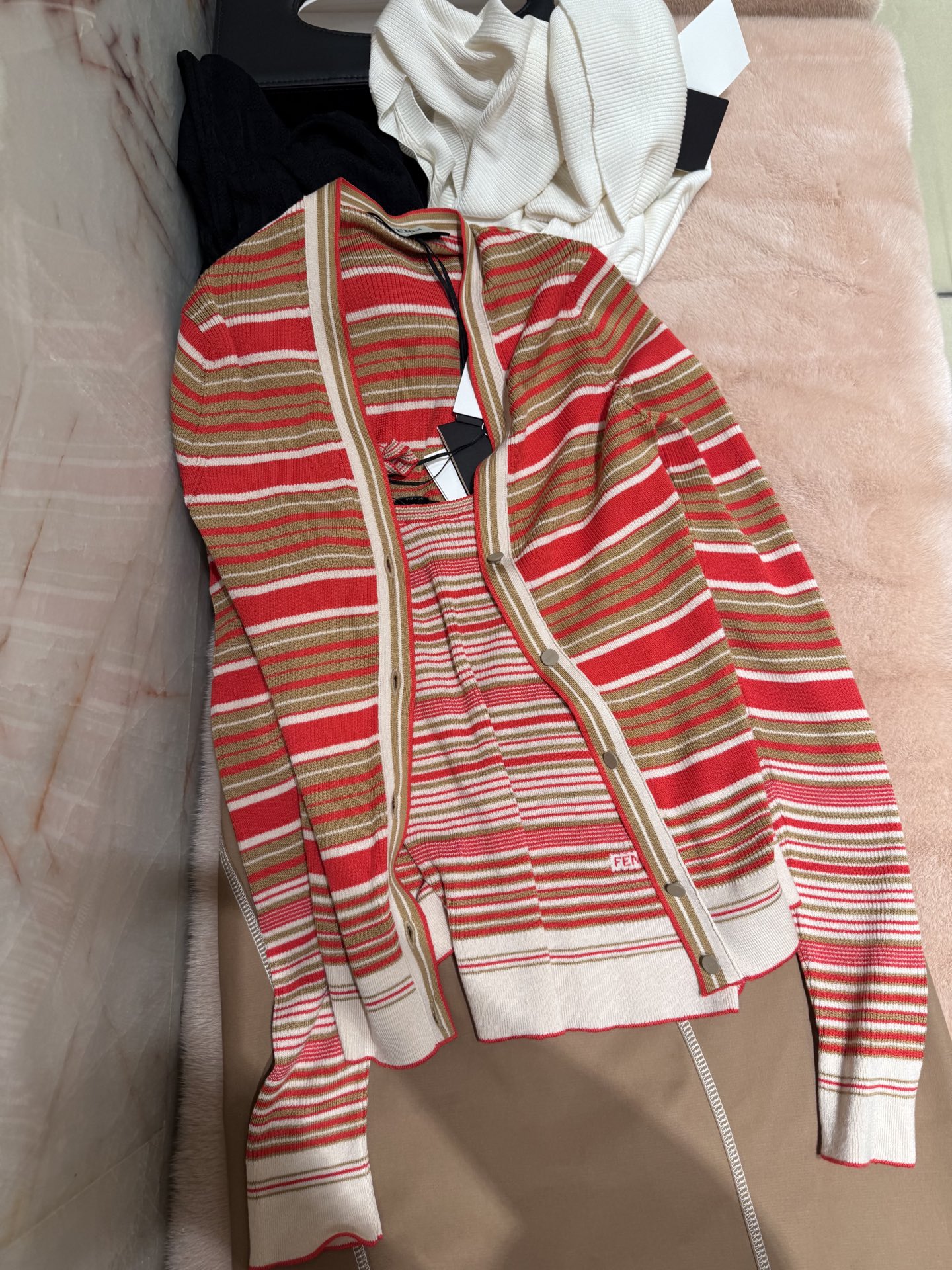Striped Knit Cardigan with Vibrant Colors - Elegant and Chic Style 5 i1748583590360 7480 0 3